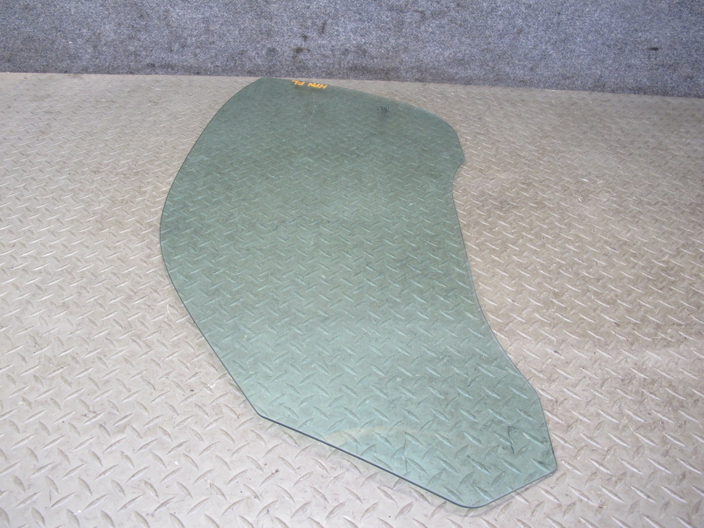 1999-2005 Porsche 911 Carrera 996 Convertible Left Side Door Glass Window