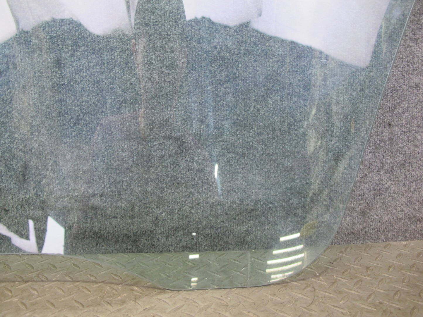 1999-2005 Porsche 911 Carrera 996 Convertible Right Side Door Glass Window