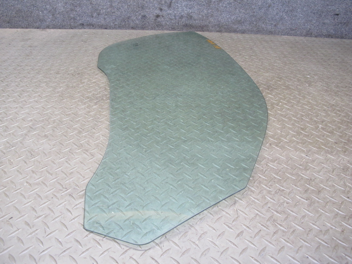 1999-2005 Porsche 911 Carrera 996 Convertible Right Side Door Glass Window