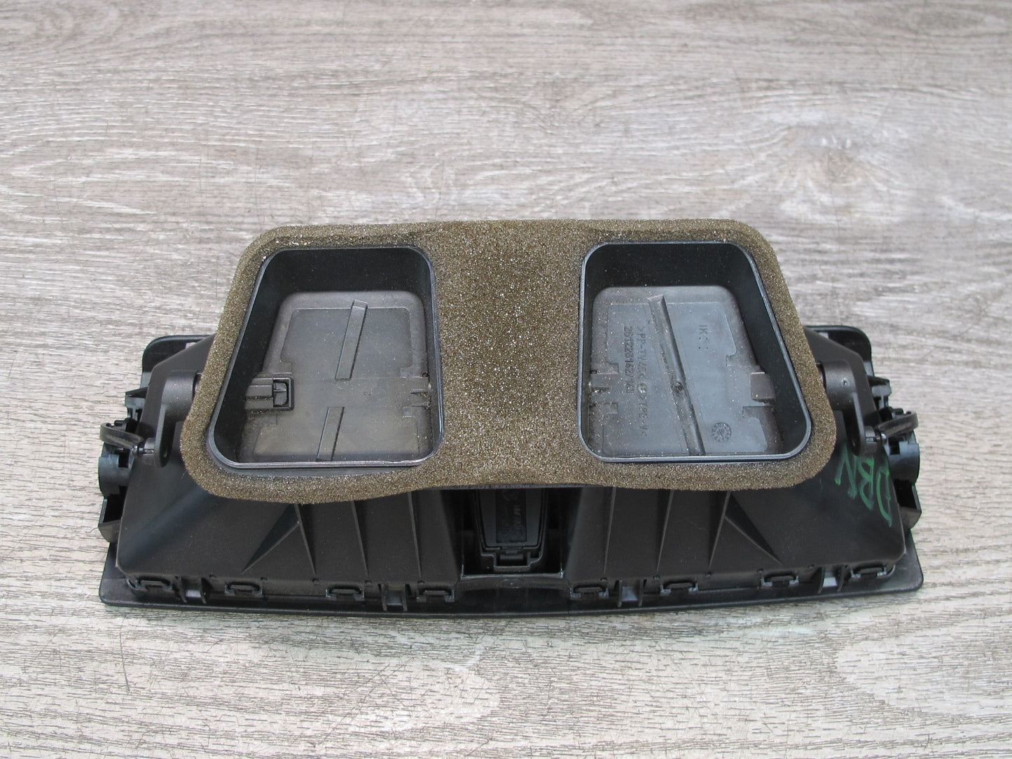 08-13 BMW E82 E88 135I Dash Center A/C Air Vent w Switch Black OEM