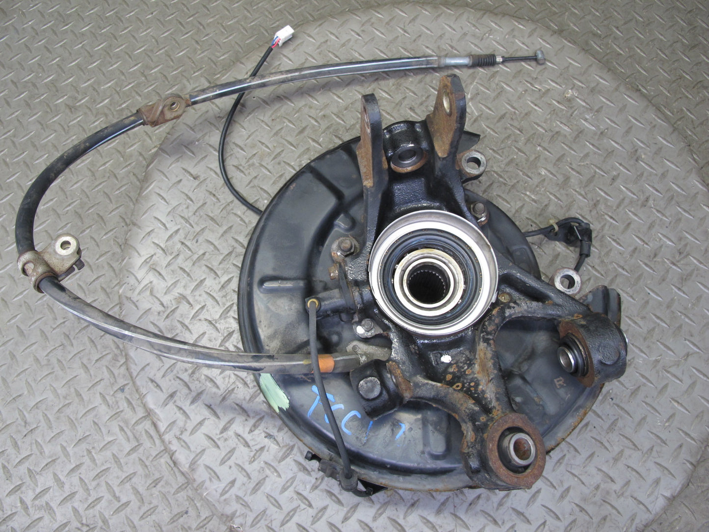 95-97 Toyota Celsior Lexus LS400 UCF20 Rear Right Knuckle Wheel Hub Bearing OEM