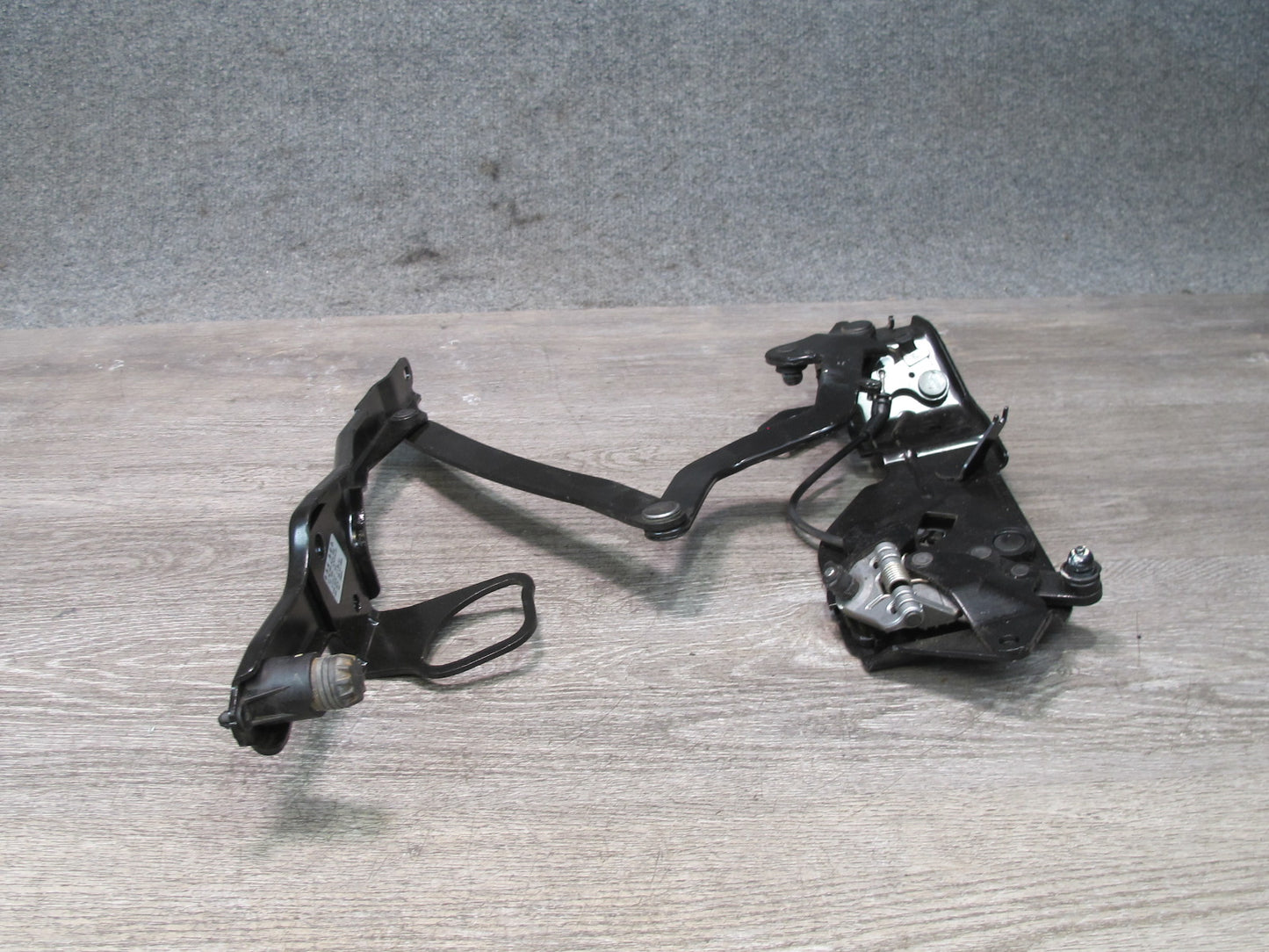 08-13 BMW E88 135I Convertible Set of 2 Left & Right TOP Roof Folding Hinge OEM