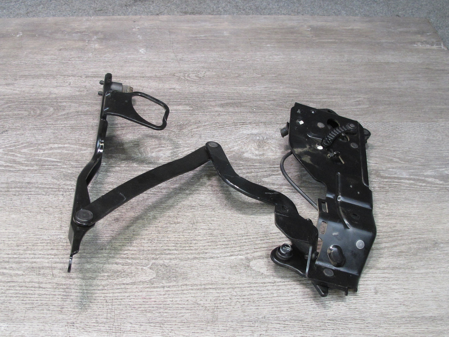 08-13 BMW E88 135I Convertible Set of 2 Left & Right TOP Roof Folding Hinge OEM