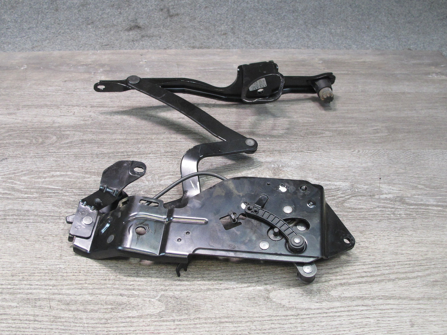 08-13 BMW E88 135I Convertible Set of 2 Left & Right TOP Roof Folding Hinge OEM