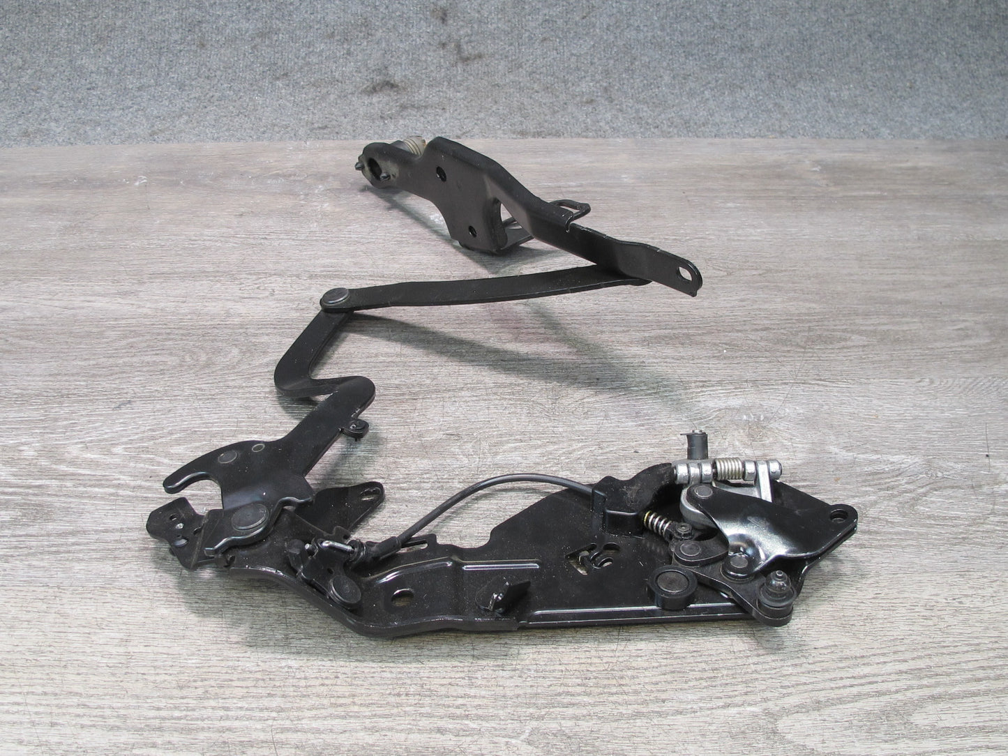 08-13 BMW E88 135I Convertible Set of 2 Left & Right TOP Roof Folding Hinge OEM