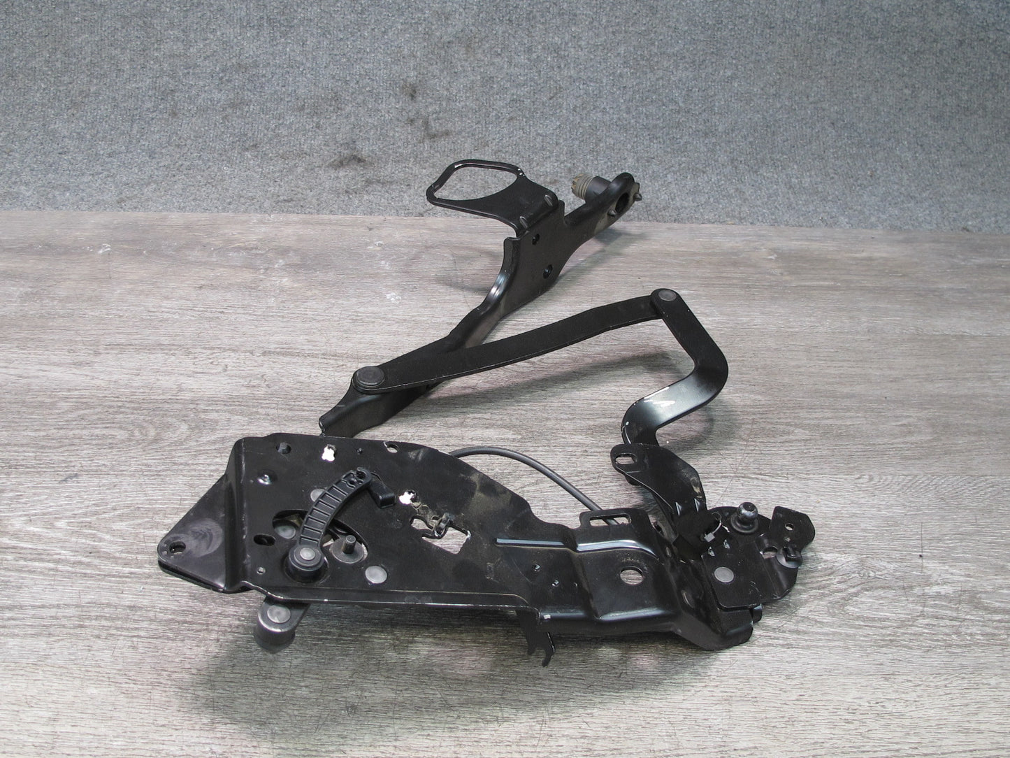 08-13 BMW E88 135I Convertible Set of 2 Left & Right TOP Roof Folding Hinge OEM