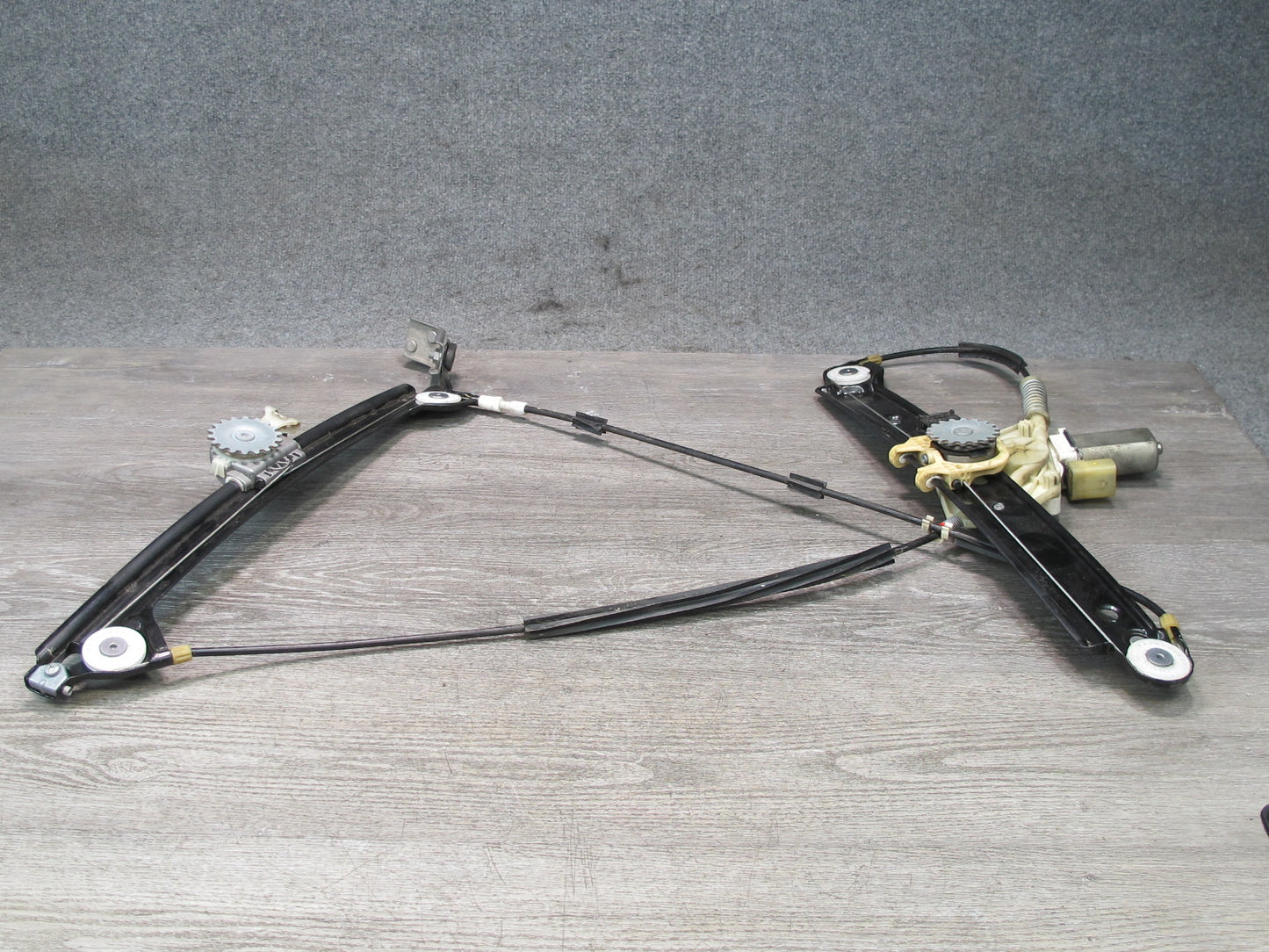 08-10 BMW E82 E88 135i Left Driver Door Window Regulator w Motor OEM