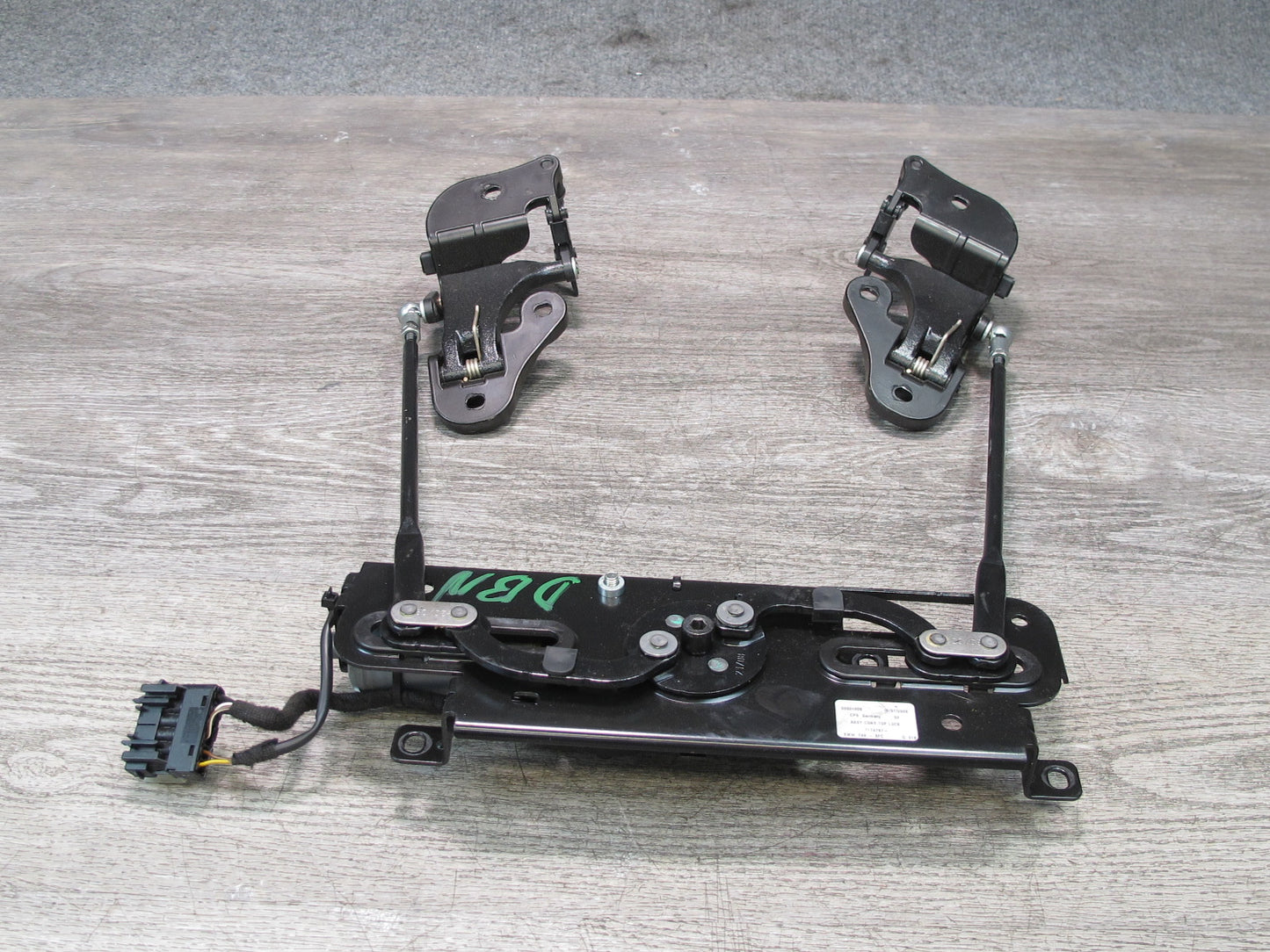 08-13 BMW E88 135i Convertible TOP Roof Lock Latch Actuator Motor Assembly OEM