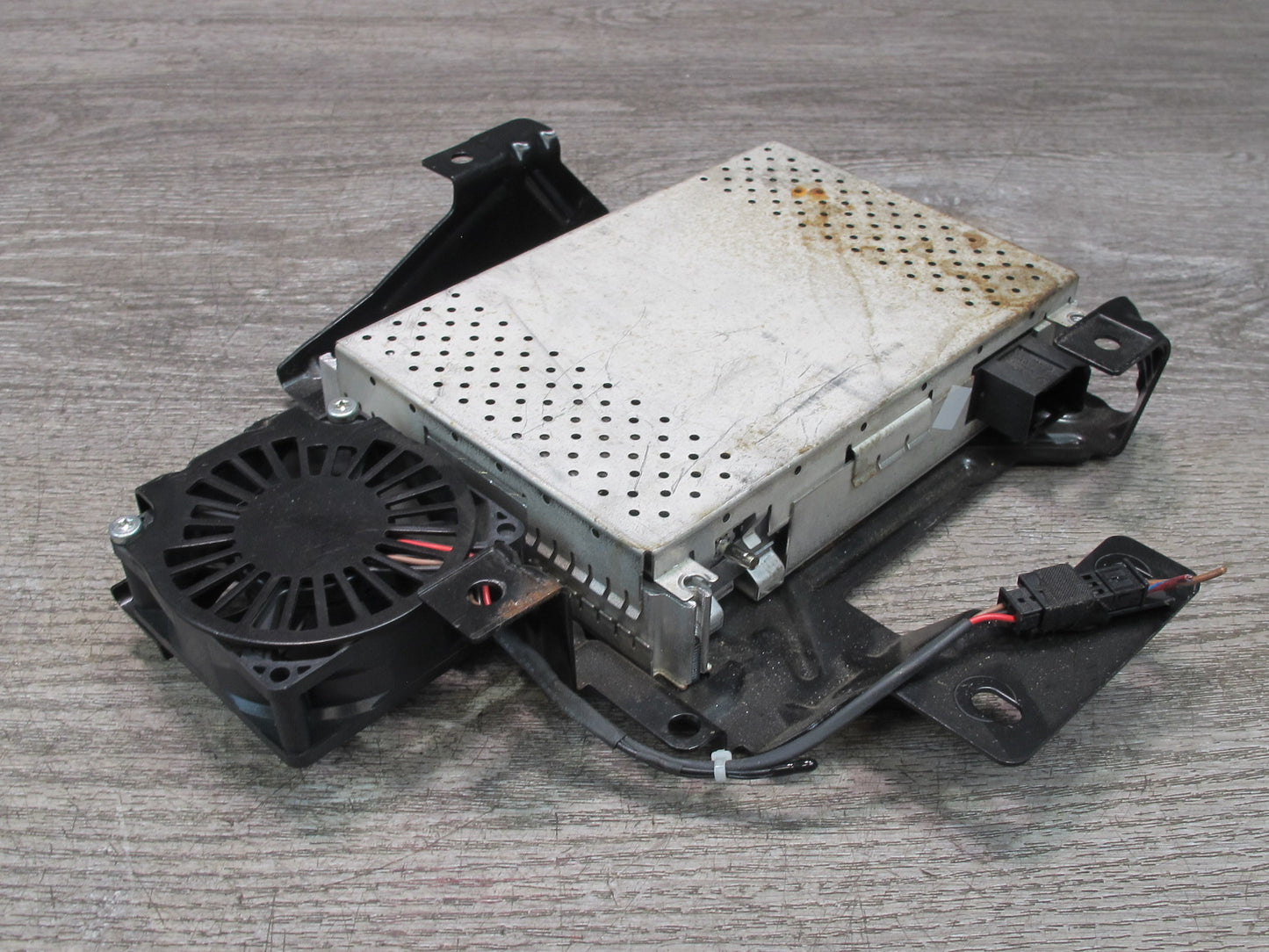 08-09 BMW E82 E88 135I Satellite Radio Receiver Tuner Module w Fan & Bracket OEM