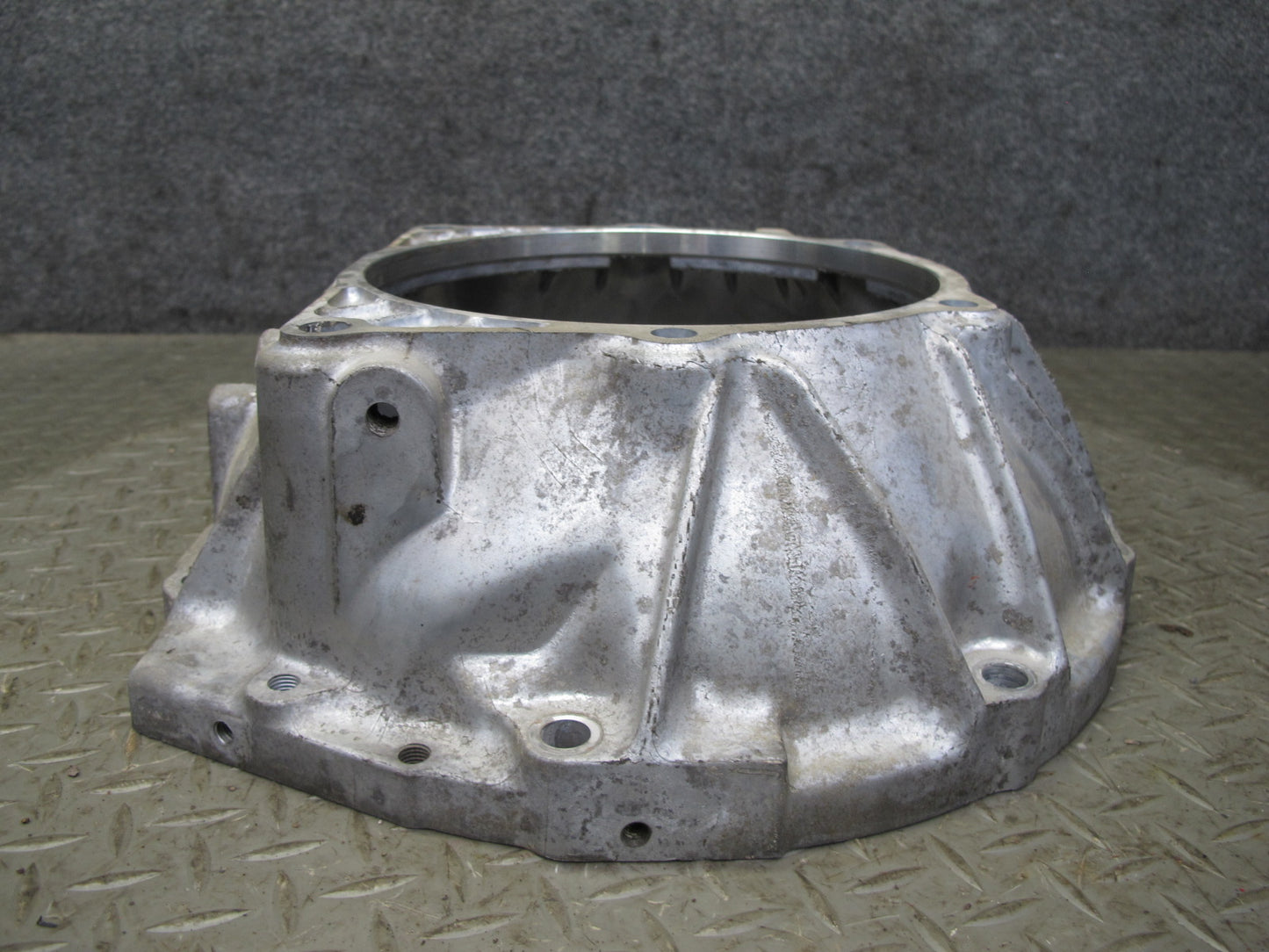00-05 Lexus GS300 2JZGE RWD A650E A/T Auto Transmission Bell Housing J2 83K OEM