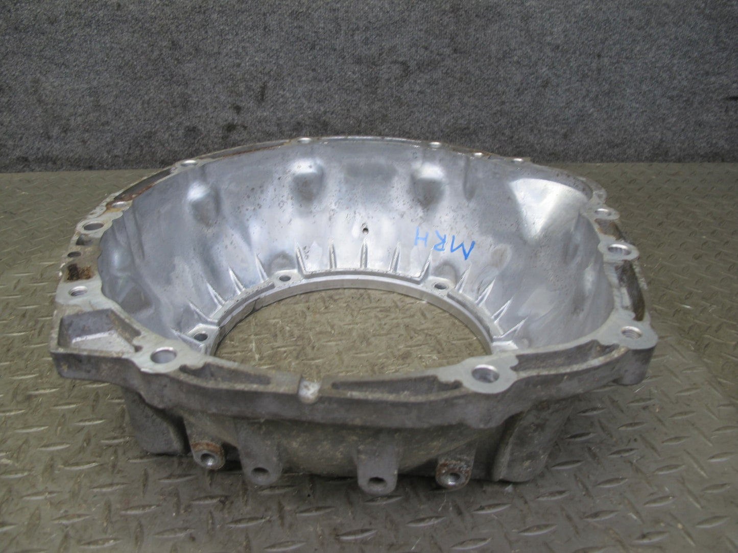 00-05 Lexus GS300 2JZGE RWD A650E A/T Auto Transmission Bell Housing J2 83K OEM