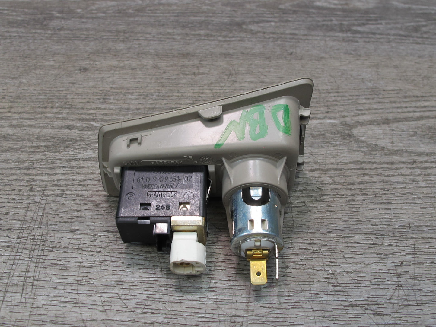 08-13 BMW E82 E88 135I Center Console USB AUX Lighter Socket w Trim Beige OEM