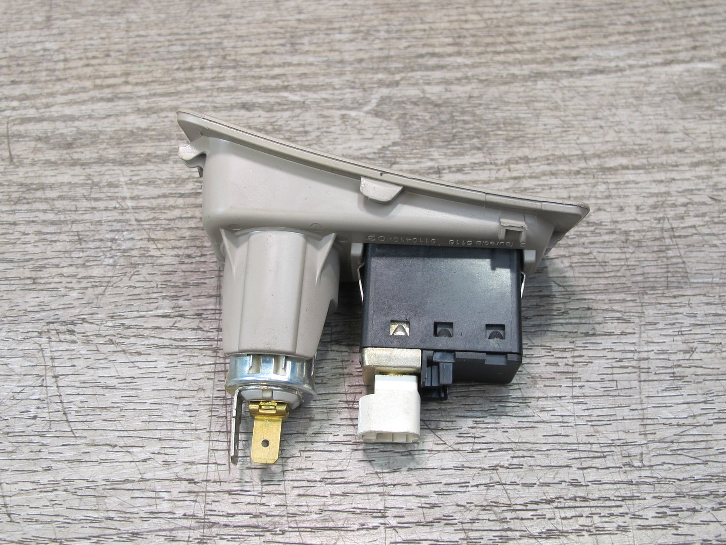 08-13 BMW E82 E88 135I Center Console USB AUX Lighter Socket w Trim Beige OEM