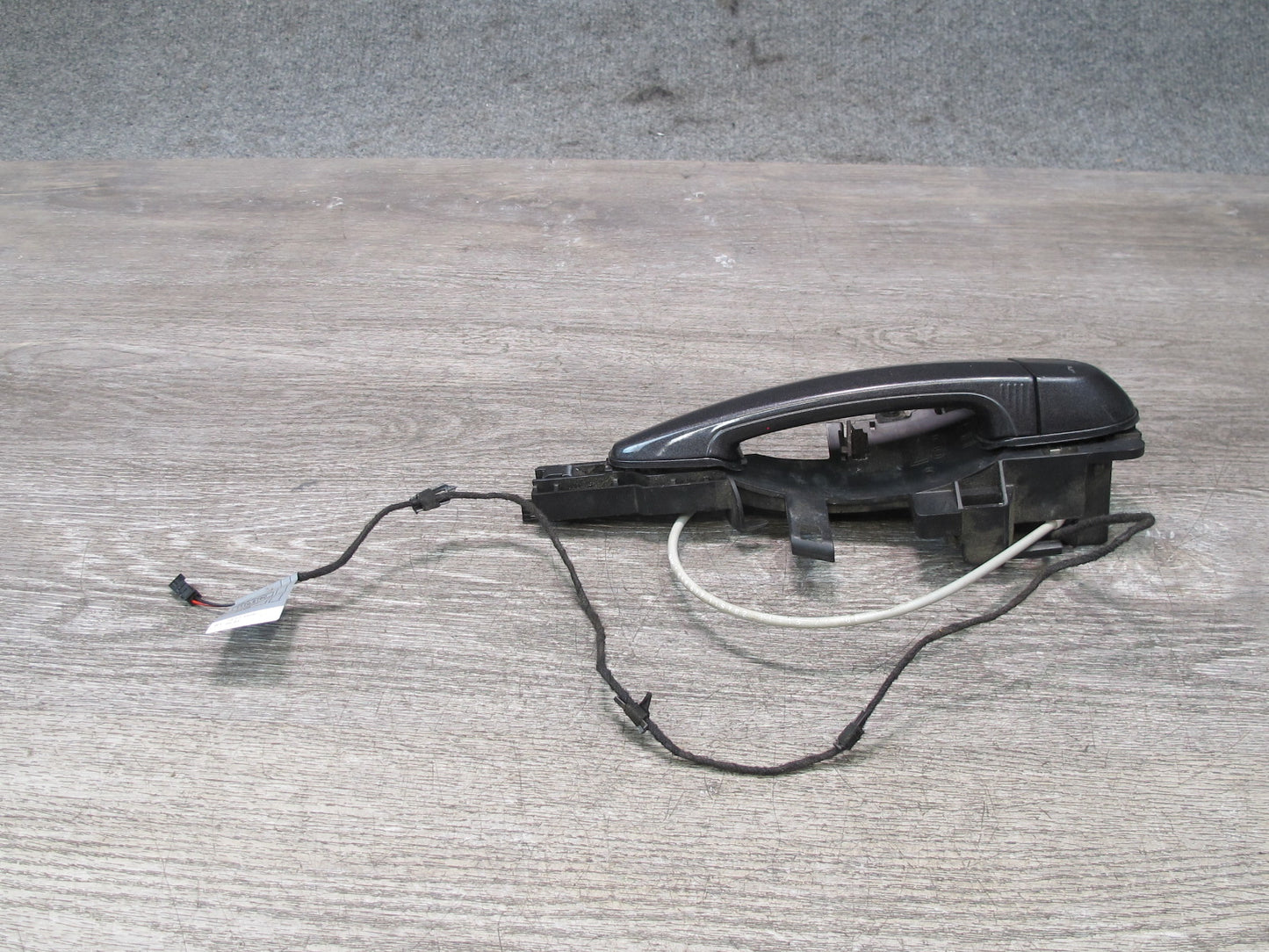 08-13 BMW E88 135I Convert Front Right Pass Door Exterior Handle w Keyless OEM