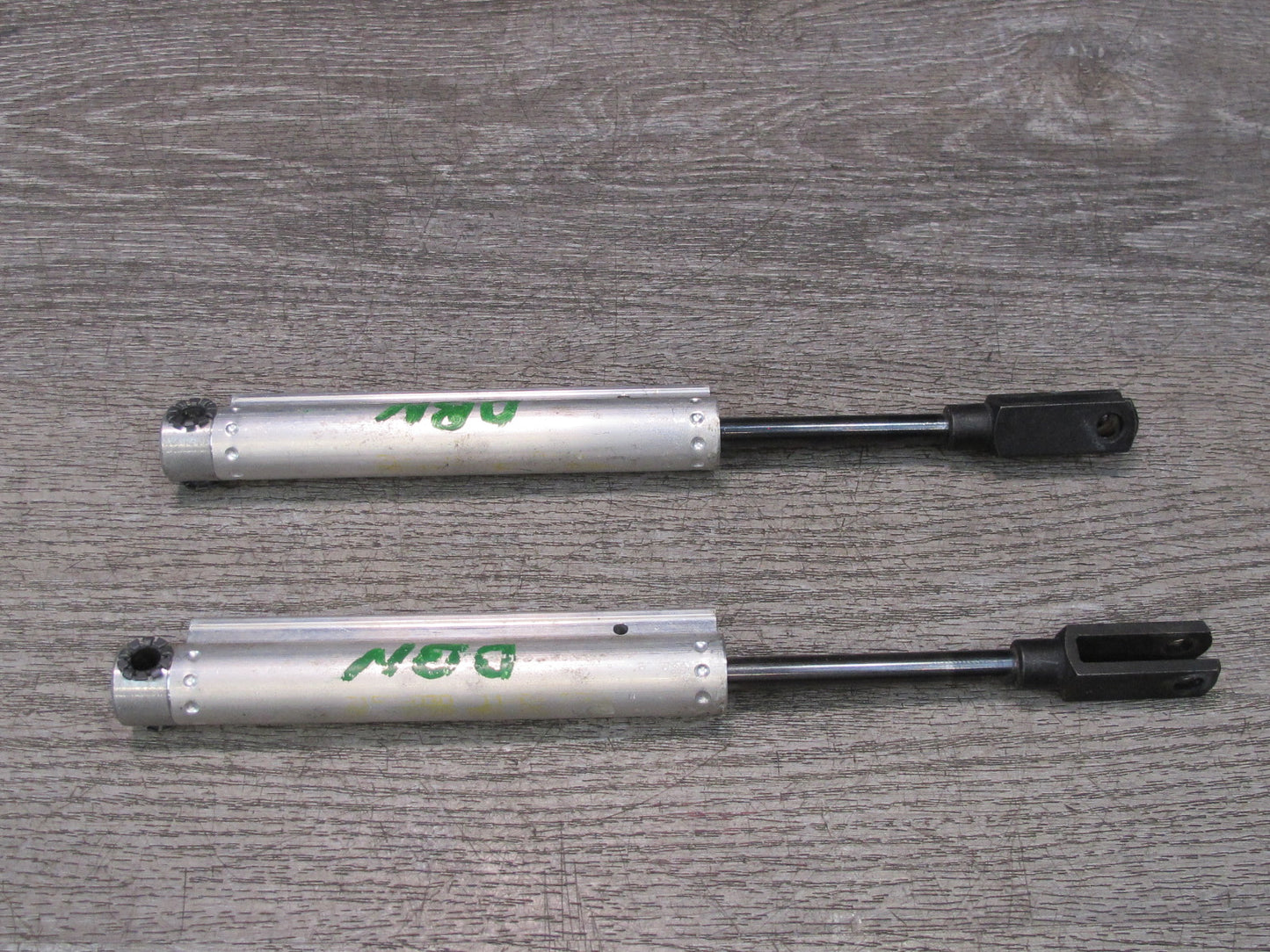 08-13 BMW E88 135I Convertible Set of 2 TOP Roof Master Hydraulic Cylinder OEM