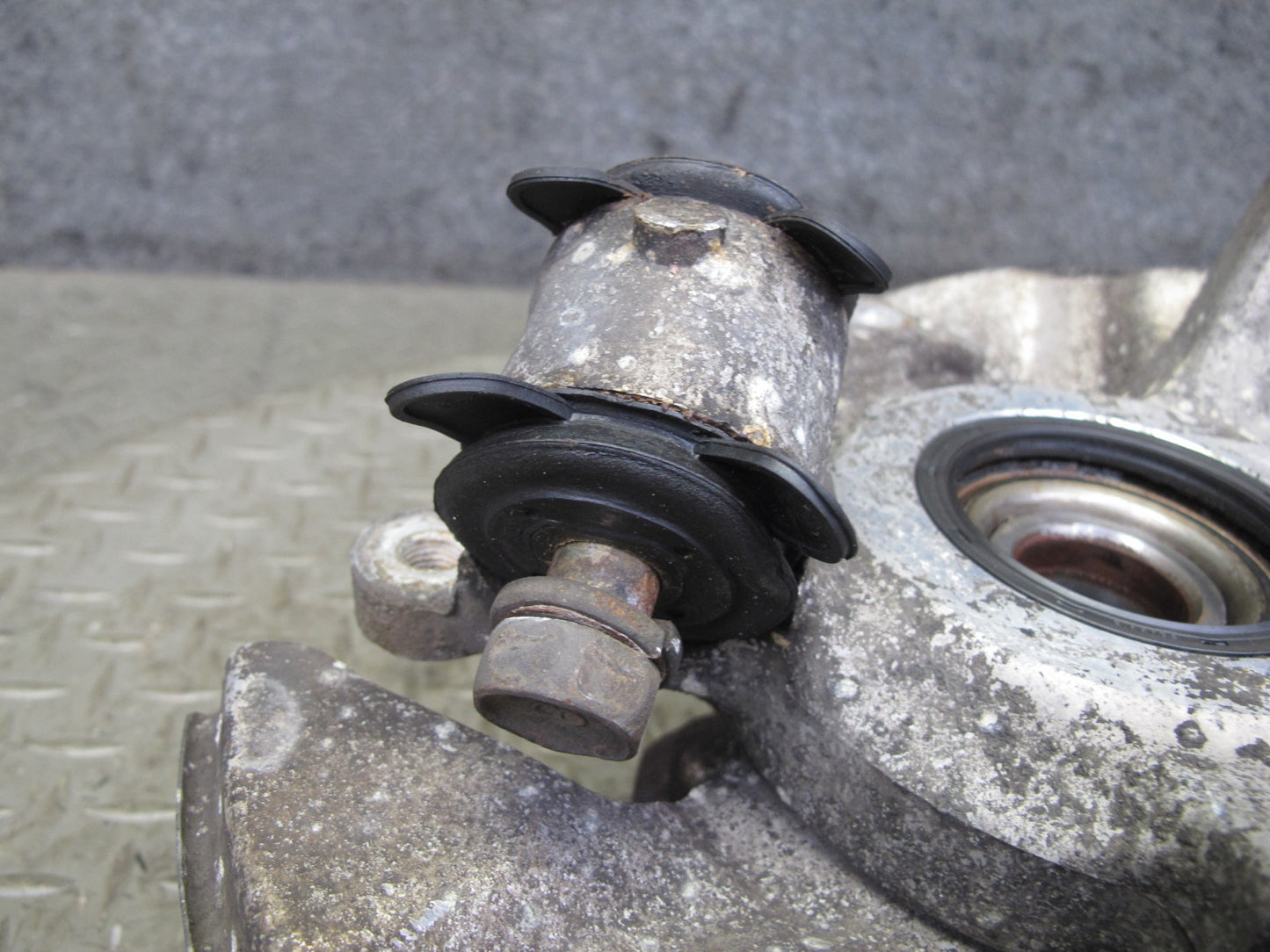 86-91 Mazda RX7 FC3S 5LUG Rear Right Spindle Knuckle Wheel Hub Bearing OEM