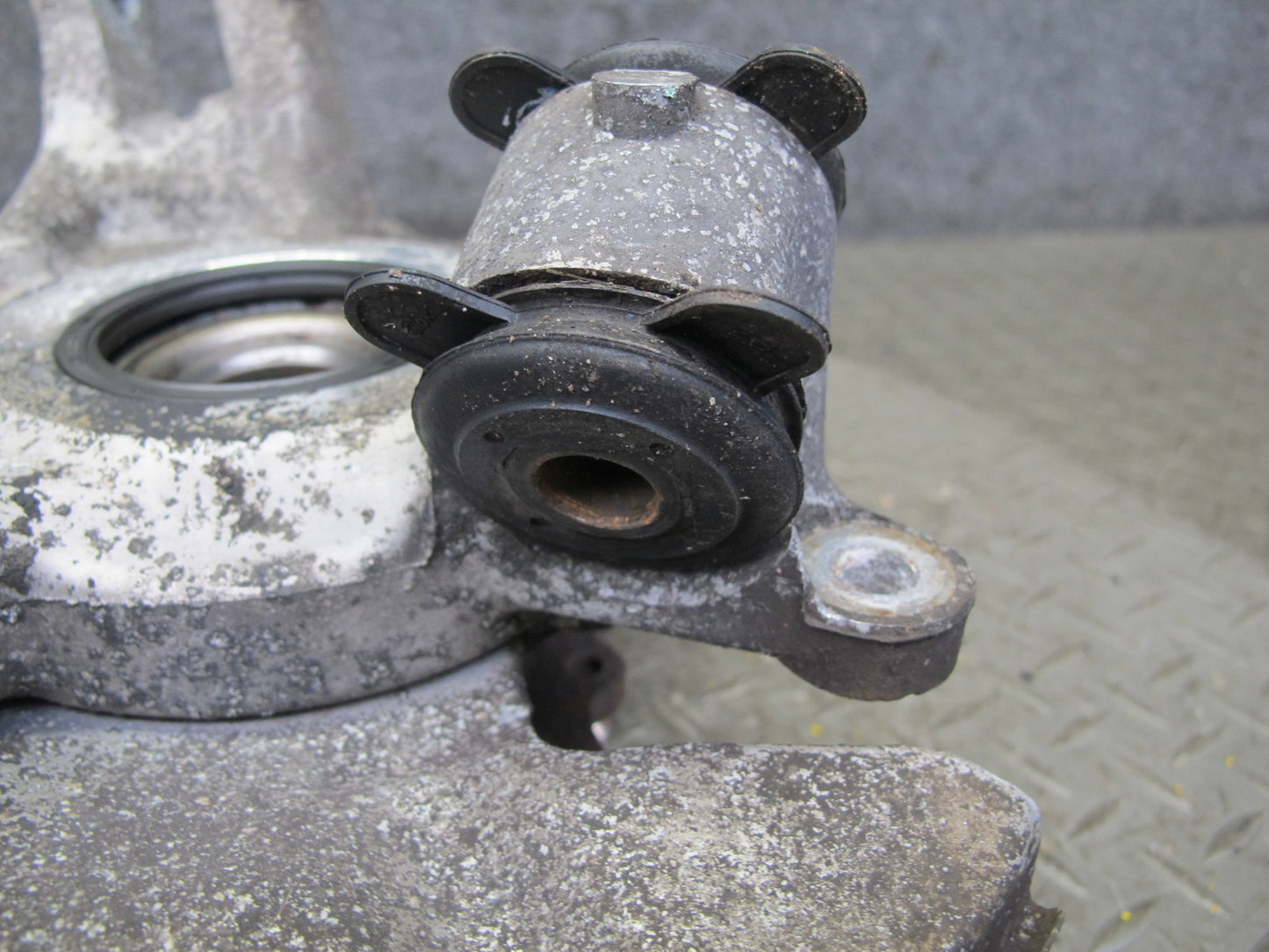 86-91 Mazda RX7 FC3S 5LUG Rear Left Spindle Knuckle Wheel Hub Bearing OEM