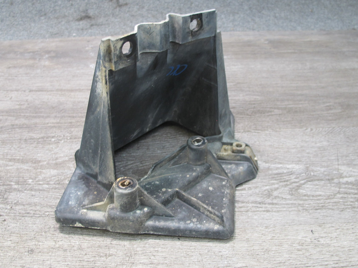 84-96 Chevrolet Corvette C4 Battery Tray Support Holder w Retainer 14064574 OEM