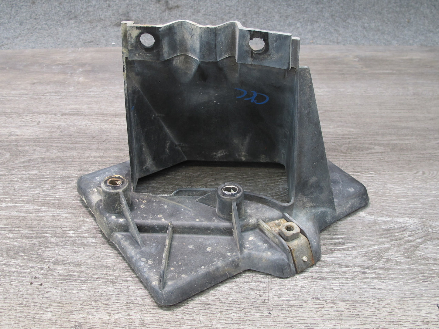 84-96 Chevrolet Corvette C4 Battery Tray Support Holder w Retainer 14064574 OEM