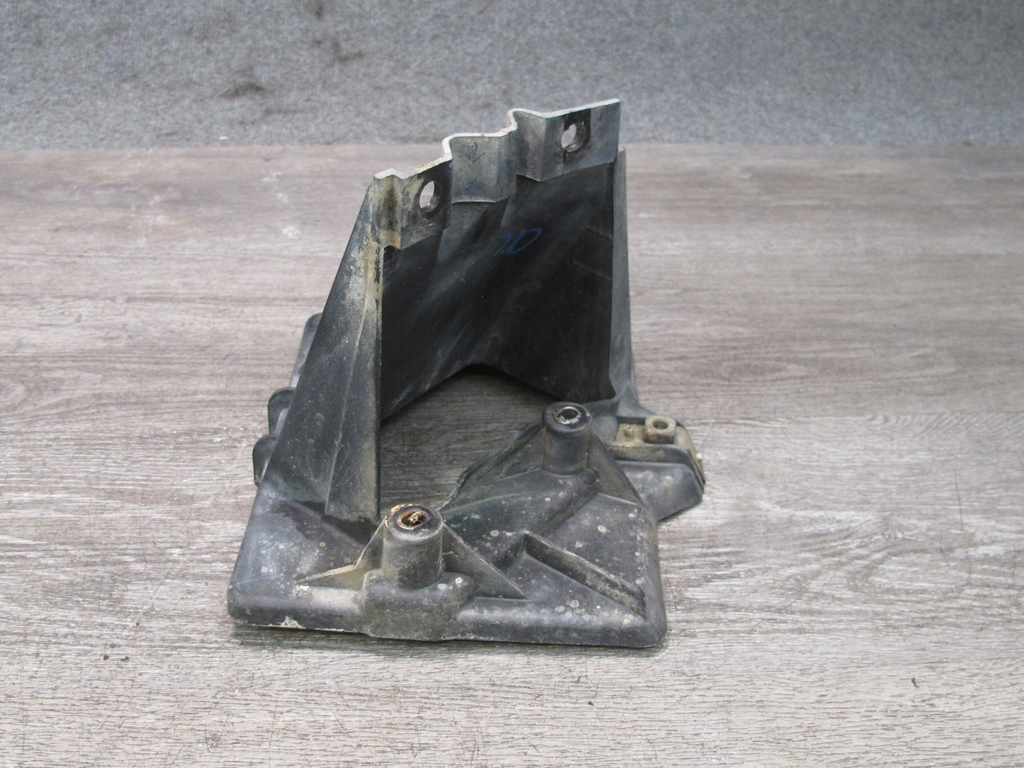 84-96 Chevrolet Corvette C4 Battery Tray Support Holder w Retainer 14064574 OEM