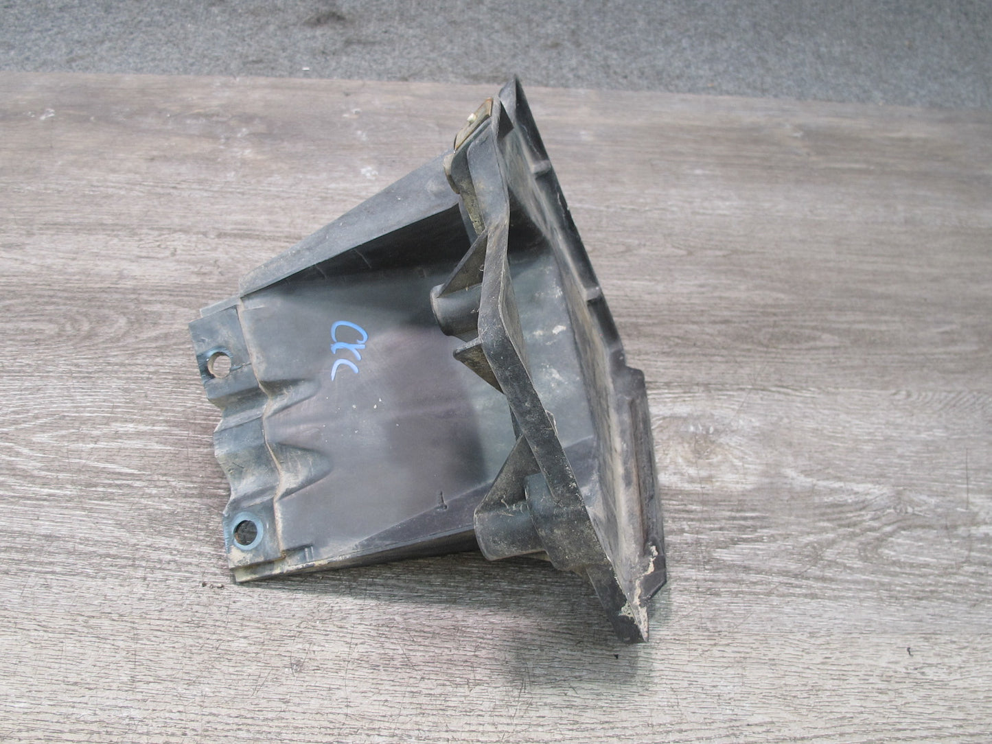 84-96 Chevrolet Corvette C4 Battery Tray Support Holder w Retainer 14064574 OEM