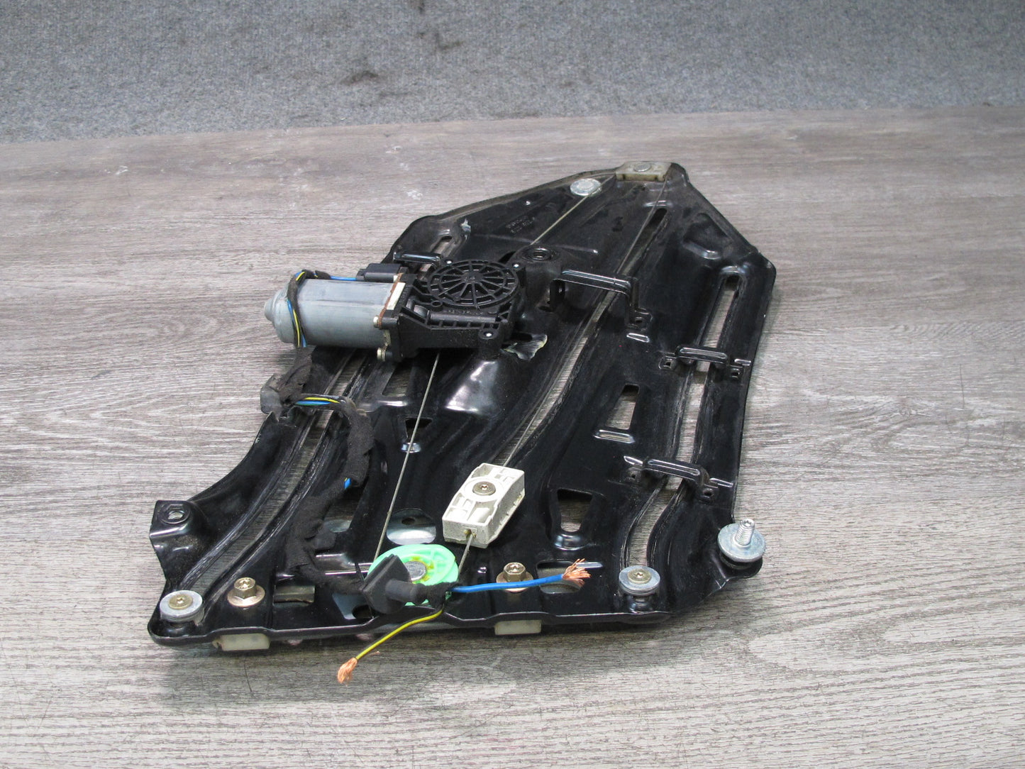 01-06 BMW E46 330ci Convertible Rear Left Quarter Window Regulator w Motor OEM