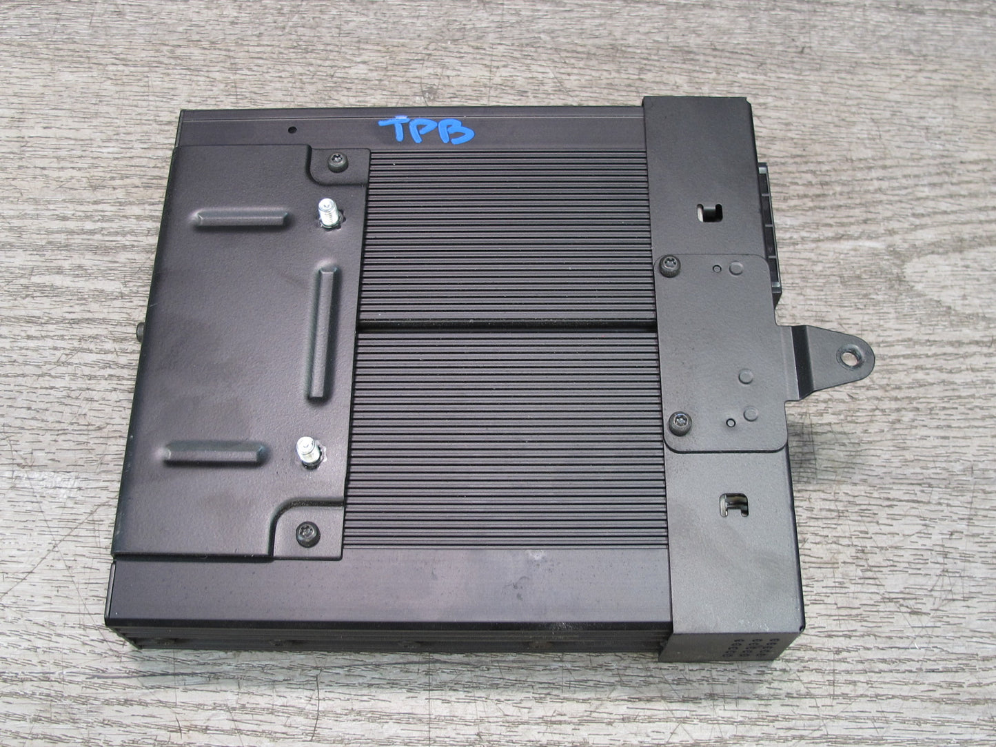 01-06 BMW E46 3-SERIES Convertible Harman Kardon Audio Amplifier AMP 8380068 OEM
