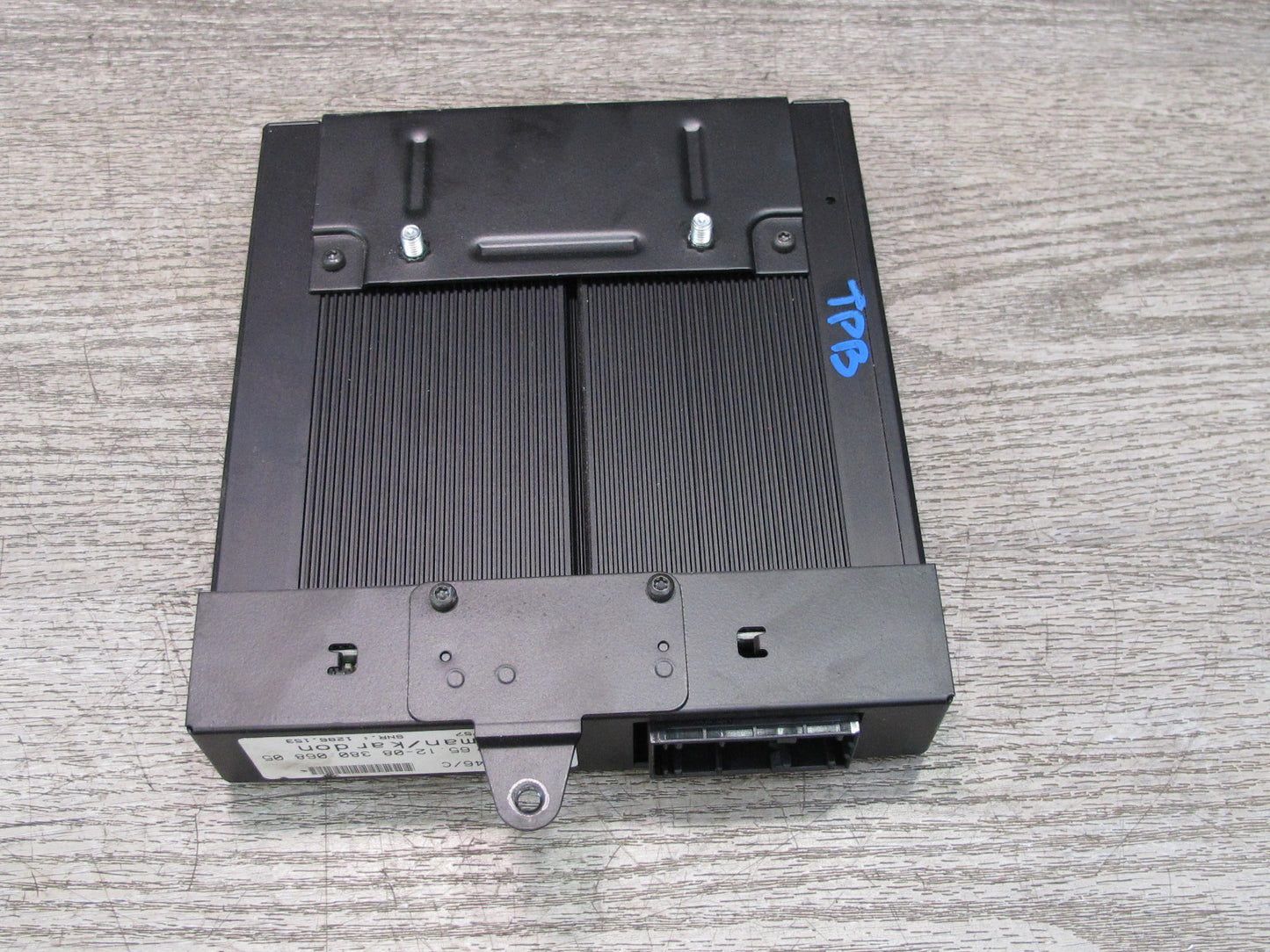 01-06 BMW E46 3-SERIES Convertible Harman Kardon Audio Amplifier AMP 8380068 OEM