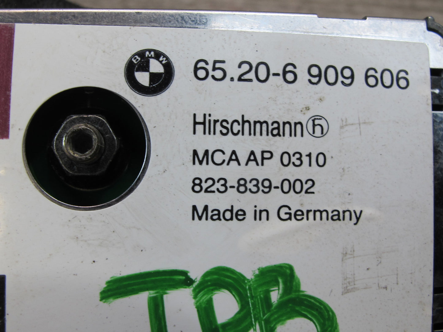 01-06 BMW E46 330ci Convertible Rear Exterior Radio Antenna w Module 6909606 OEM