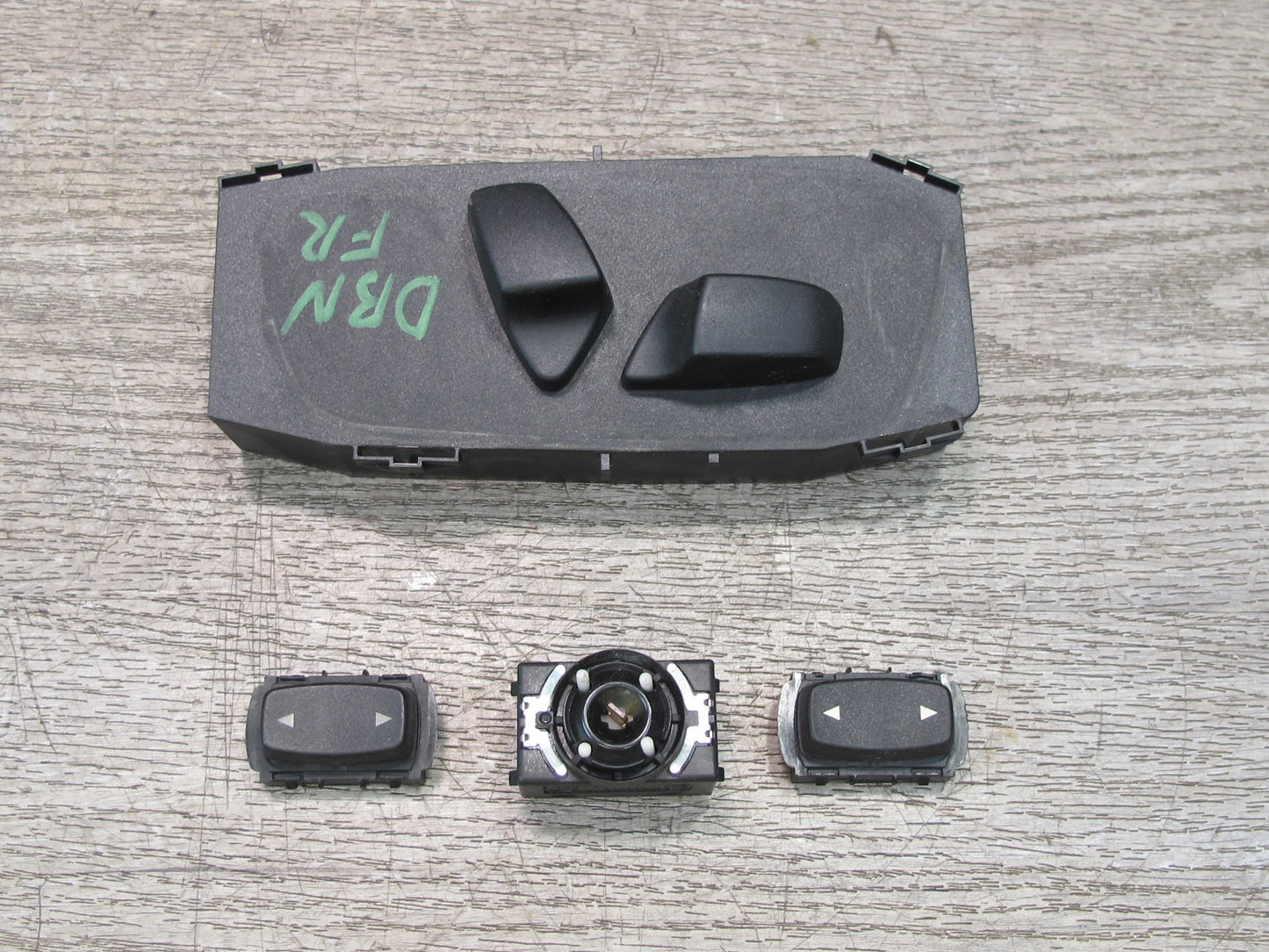 08-13 BMW E82 E88 135I Front Right Seat Adjustment Control Switch Set OEM