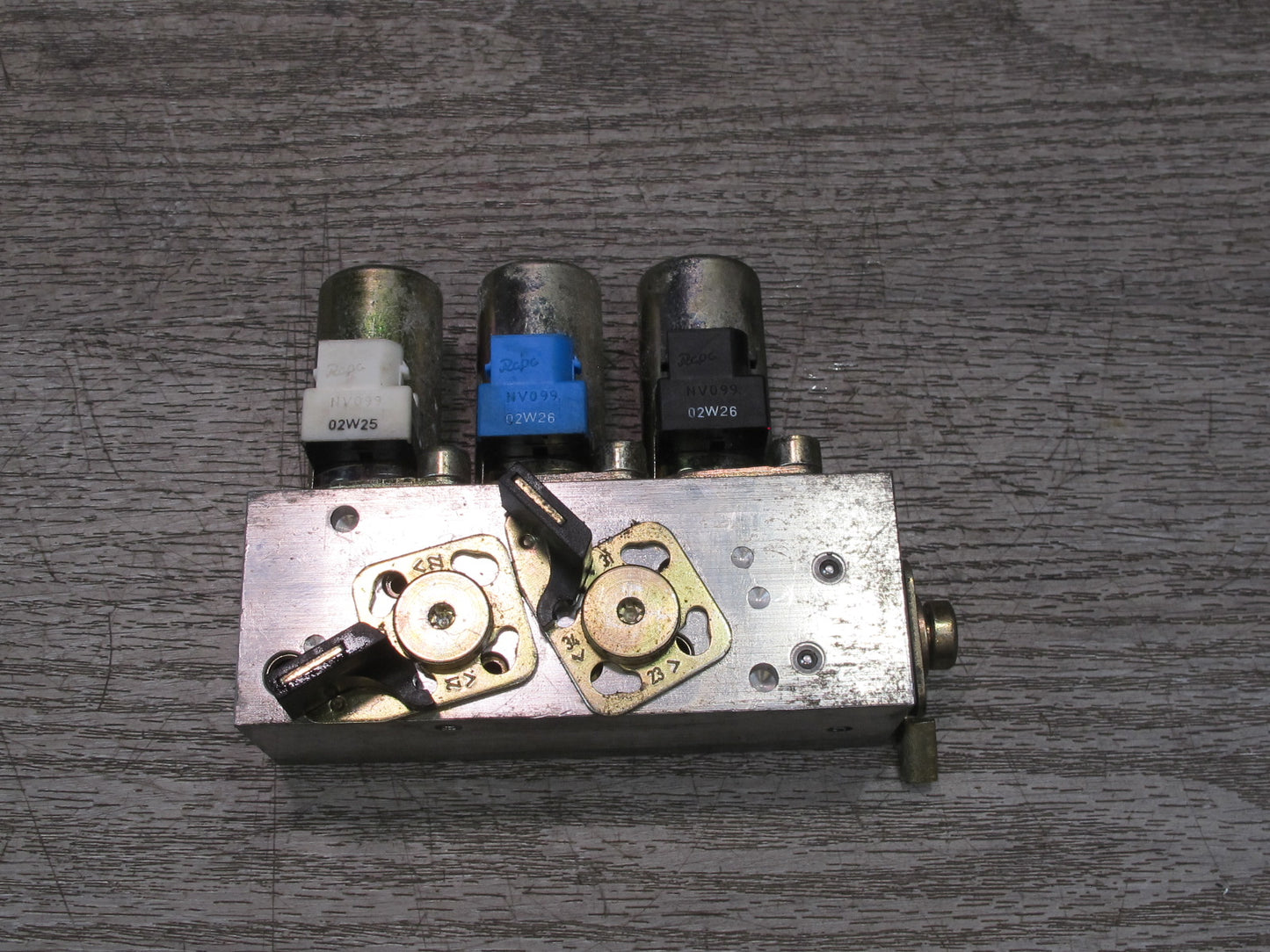 01-06 BMW E46 330ci Convertible TOP Roof Hydraulic Valve Control Block OEM