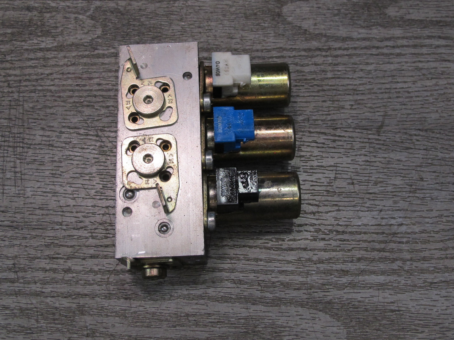 2001-2006 BMW E46 M3 Convertible TOP Roof Hydraulic Valve Control Block