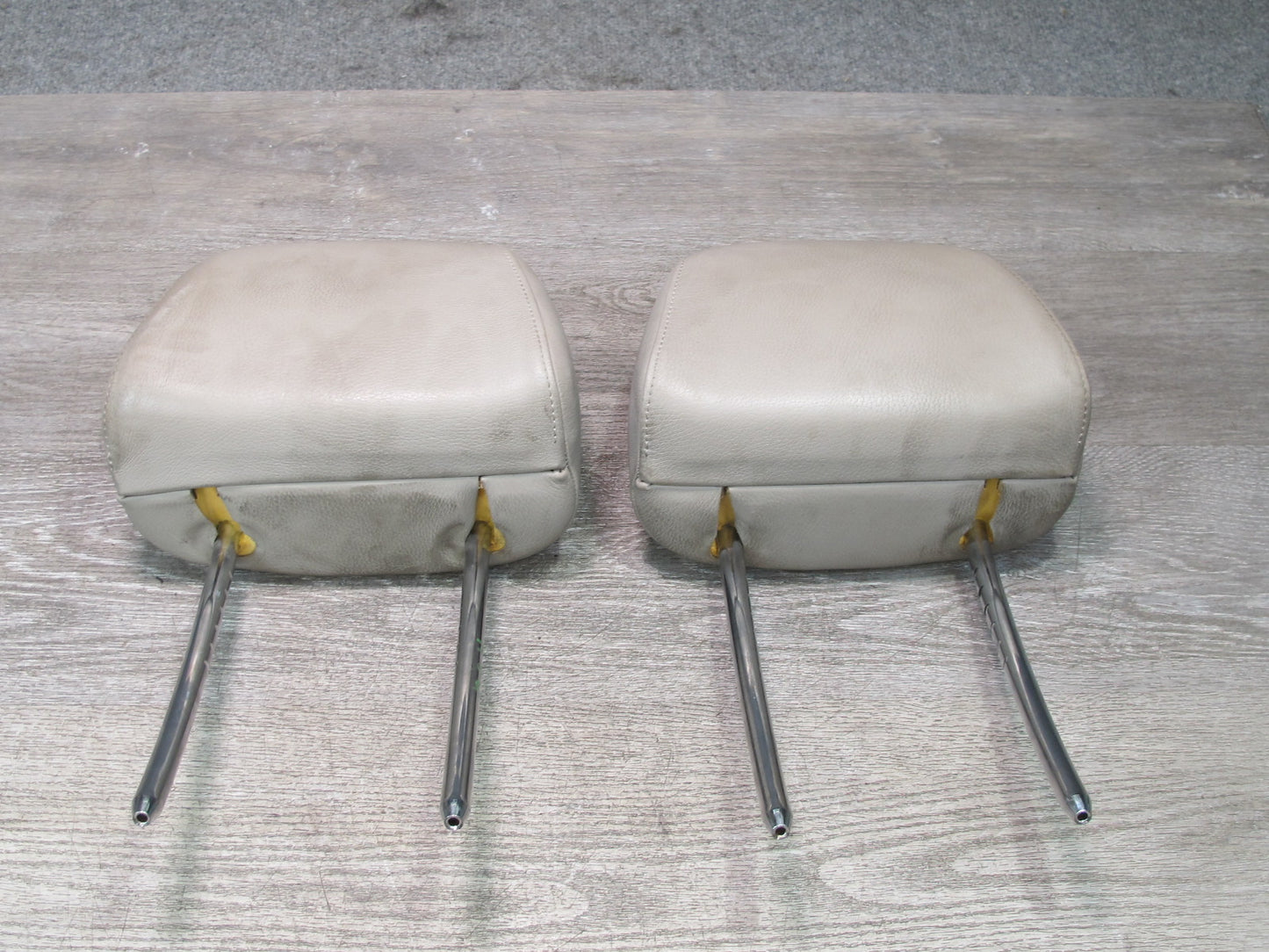 08-13 BMW E82 E88 135i Convertible Set of 2 Front Seat Leather Headrest OEM