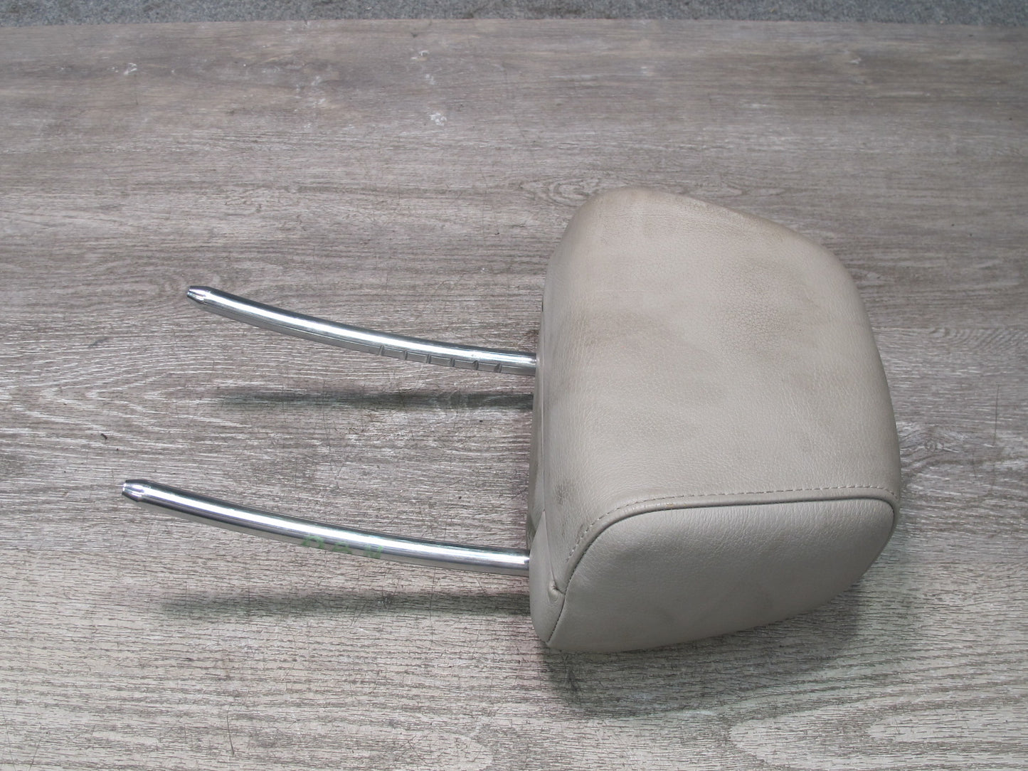 08-13 BMW E82 E88 135i Convertible Set of 2 Front Seat Leather Headrest OEM