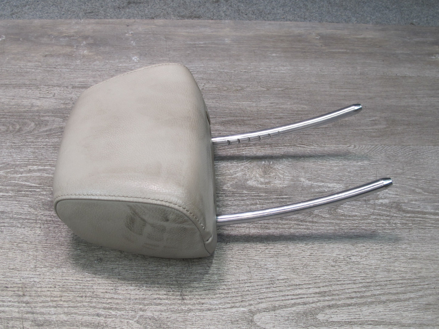 08-13 BMW E82 E88 135i Convertible Set of 2 Front Seat Leather Headrest OEM