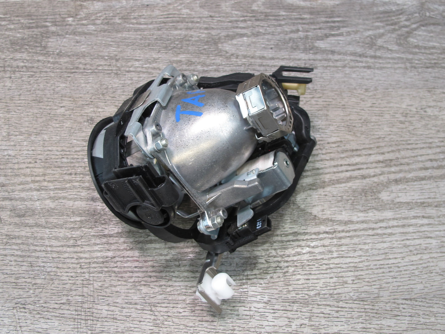 13-16 Audi A4 S4 B8 Front Right Headlight Lamp Xenon Lens OEM