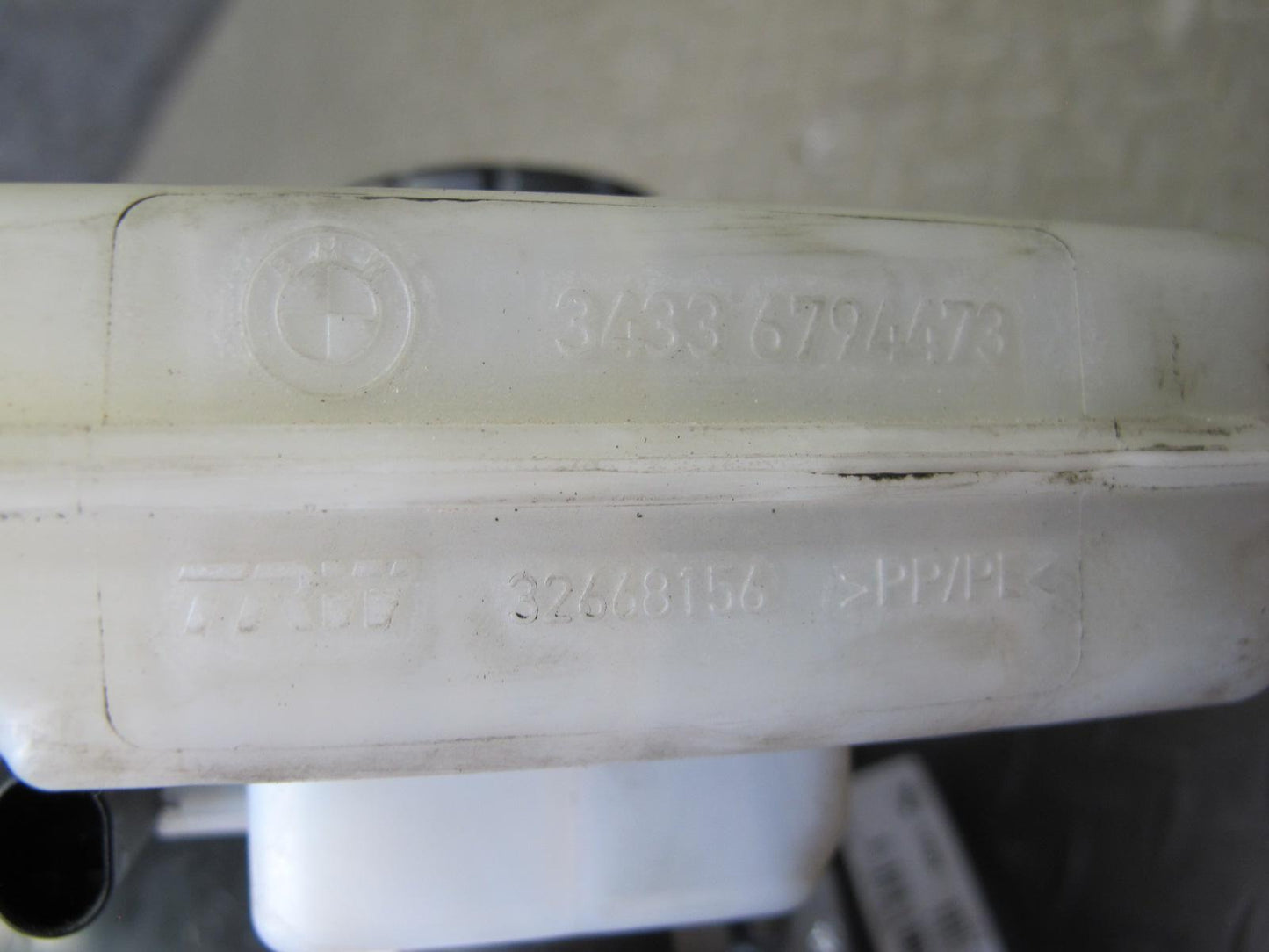 11-17 BMW F25 X3 Brake Master Cylinder Booster Fluid Reservoir Tank OEM