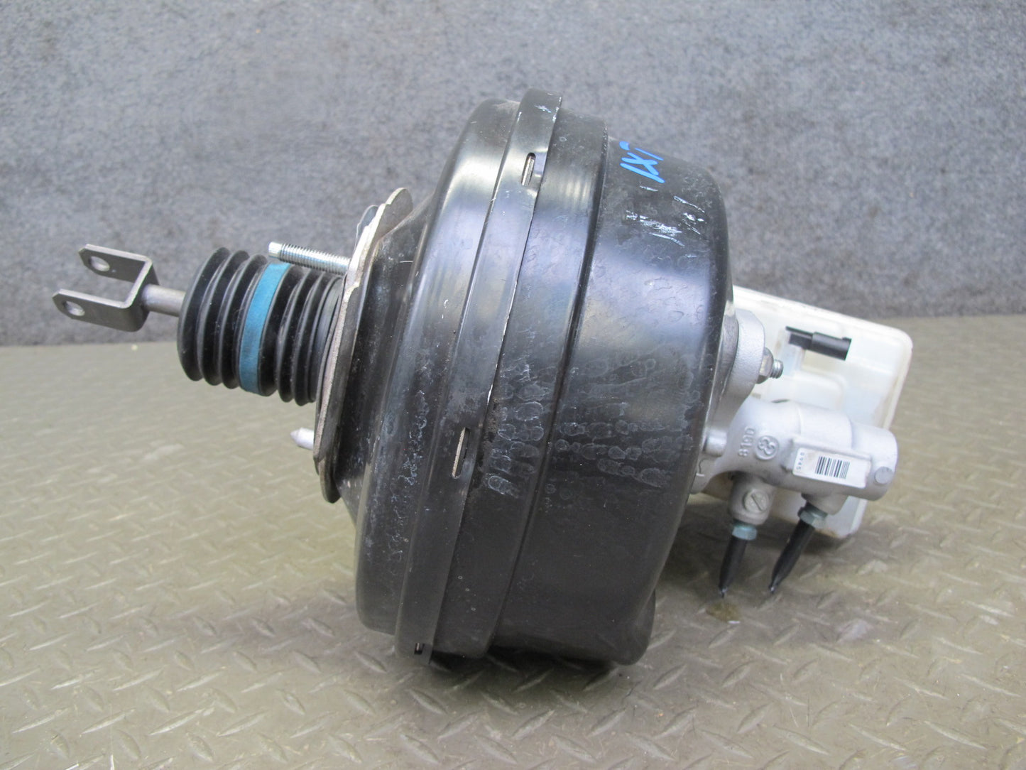 11-17 BMW F25 X3 Brake Master Cylinder Booster Fluid Reservoir Tank OEM