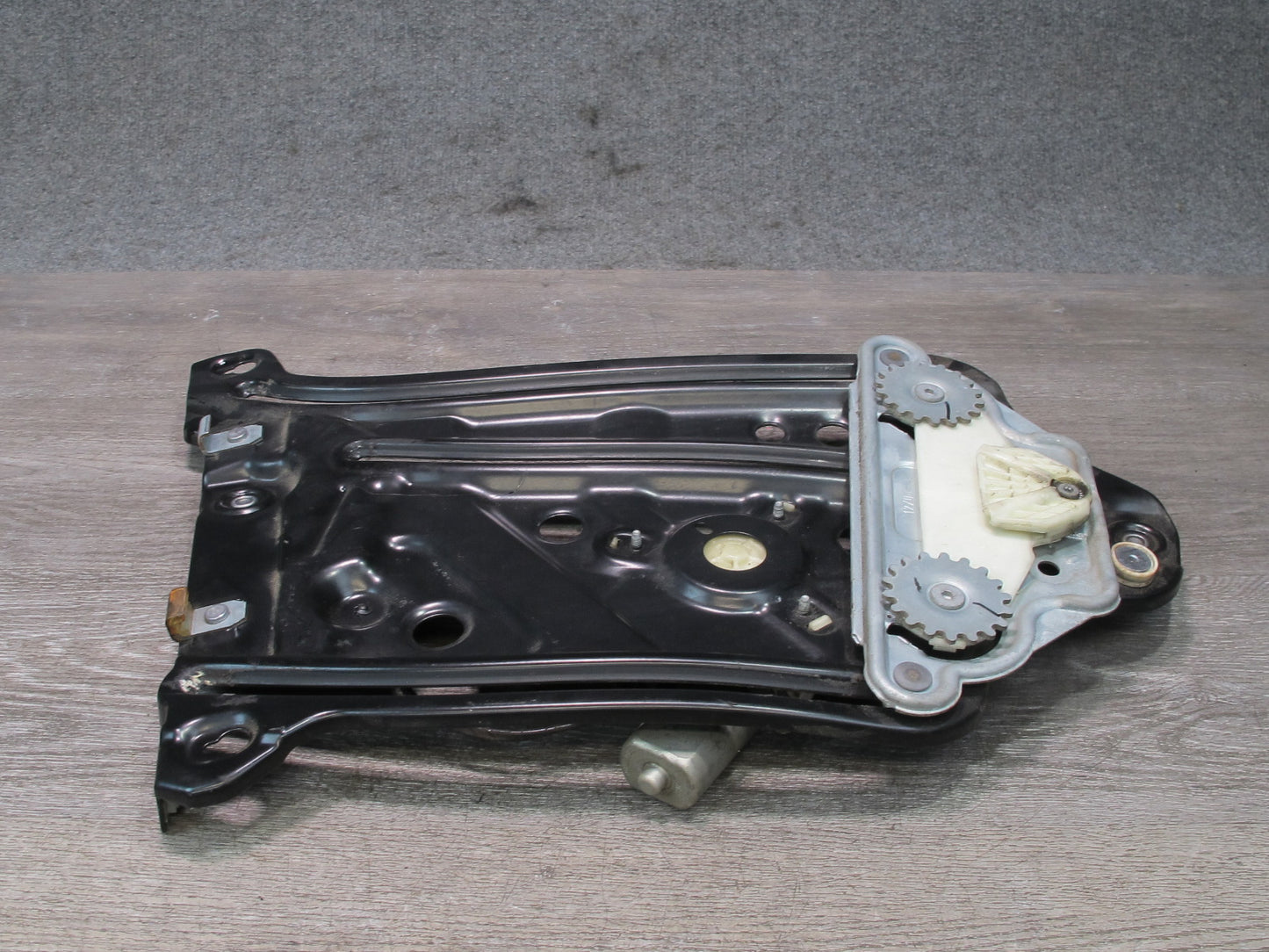 08-13 BMW E88 135I Convertible Rear Right Quarter Window Regulator w Motor OEM