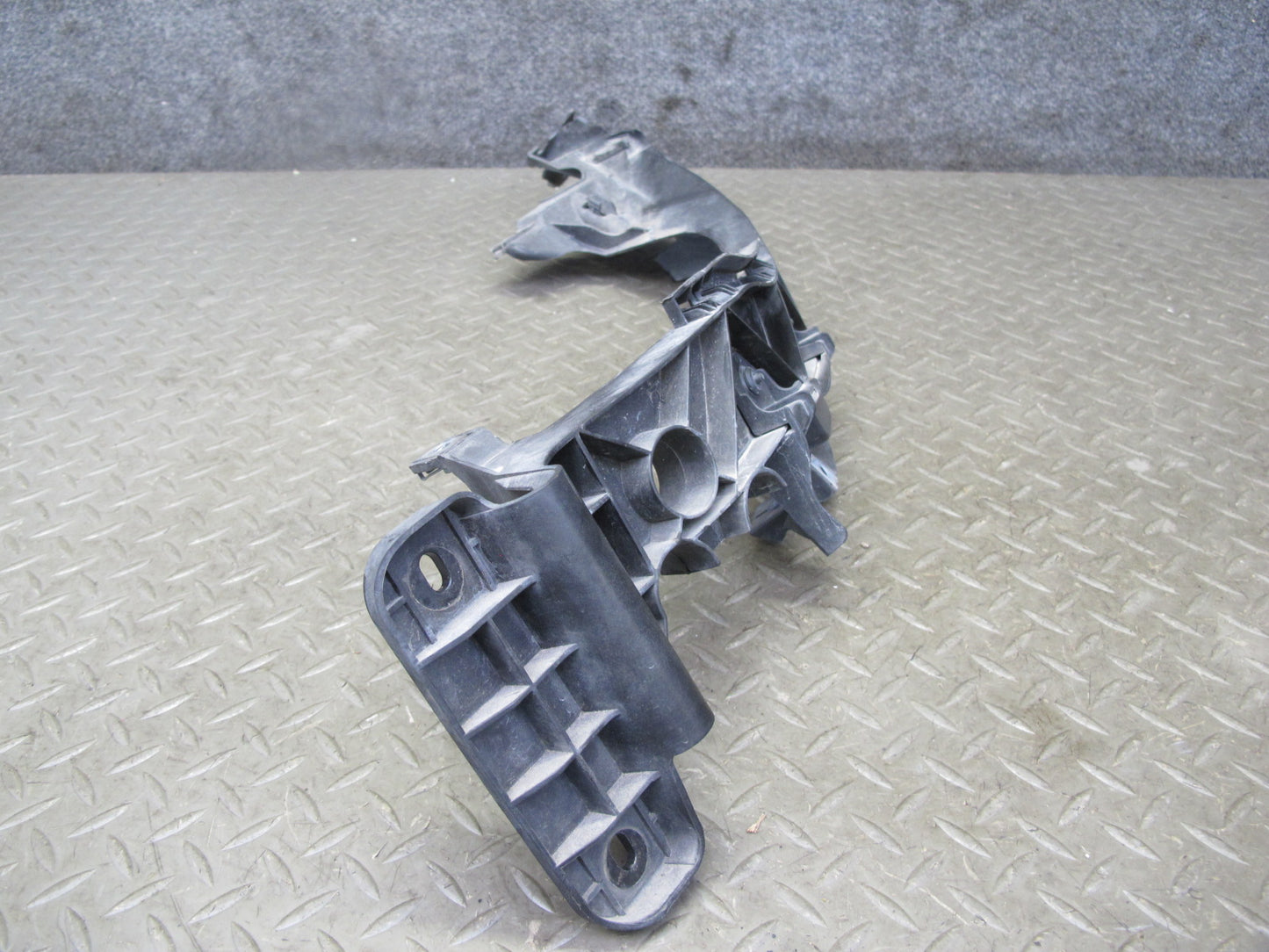 08-13 BMW E82 E88 135i Set of 2 Front Right & Left Headlight Mount Bracket OEM
