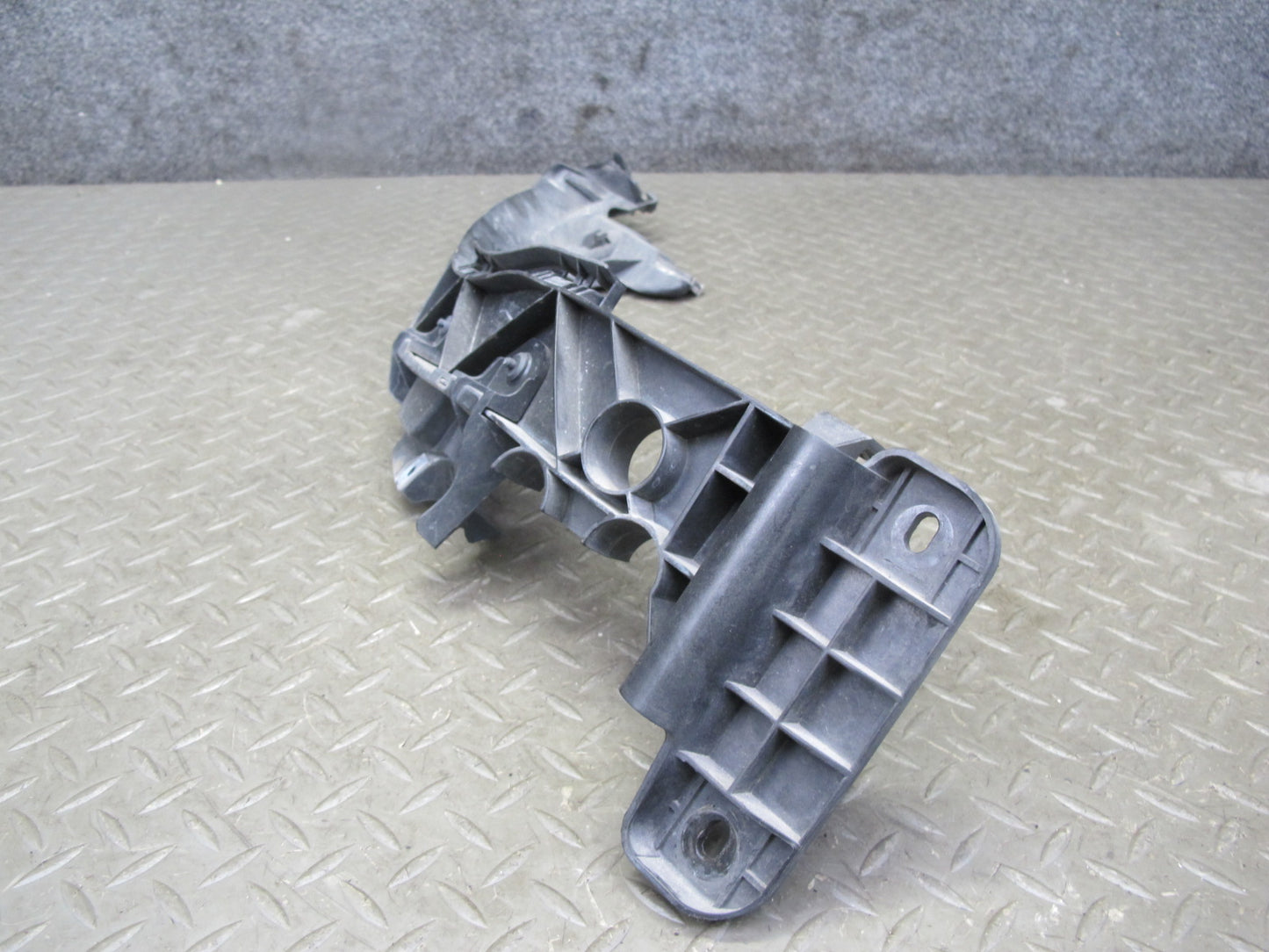 08-13 BMW E82 E88 135i Set of 2 Front Right & Left Headlight Mount Bracket OEM