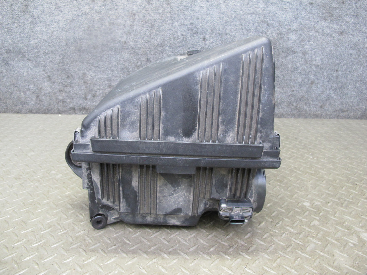 13-17 BMW F25 X3 N20 Air Intake Cleaner Filter Box w MAF Sensor OEM