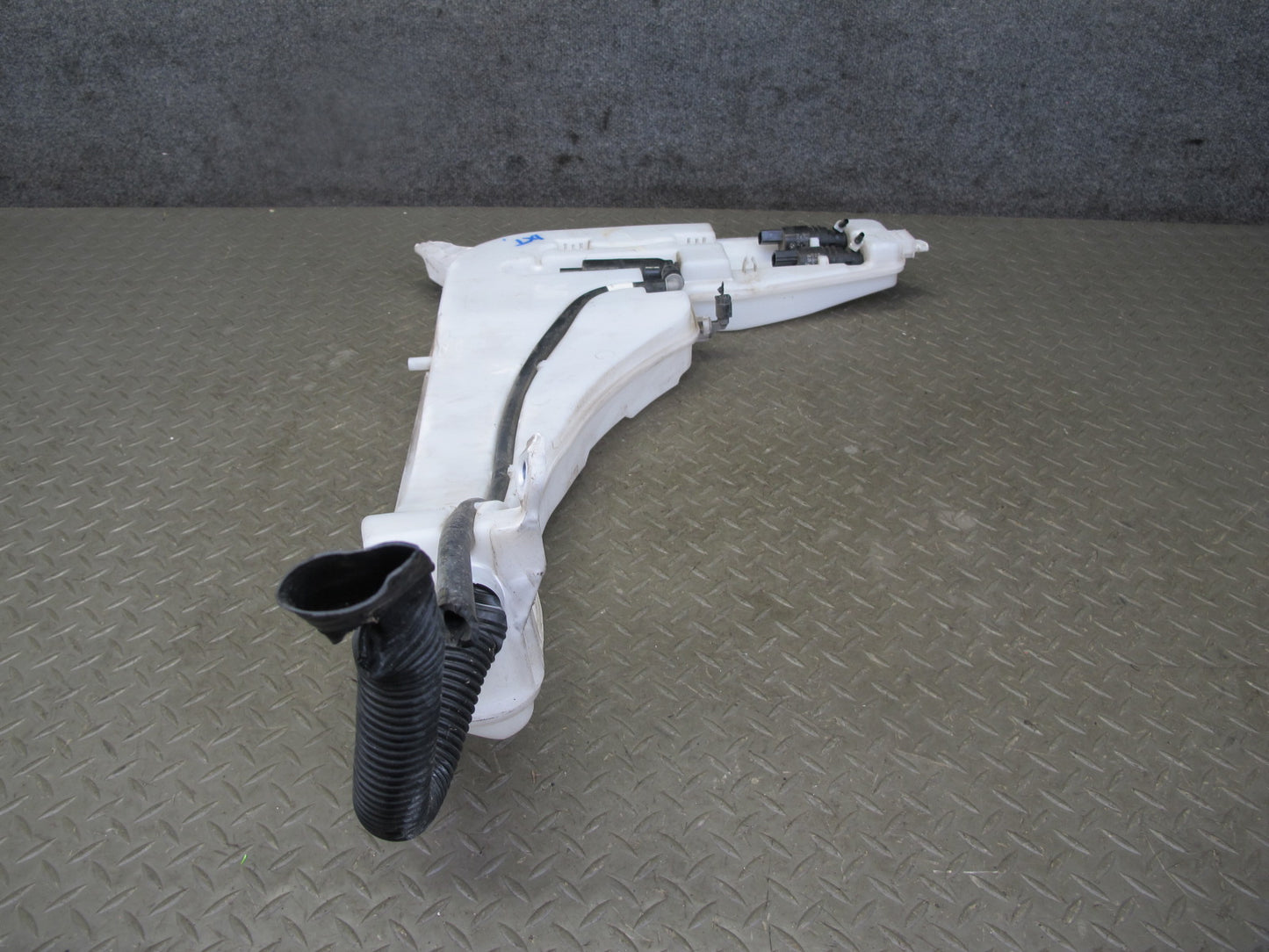11-17 BMW F25 X3 Windshield Washer Fluid Reservoir Tank w Pump 7341926 OEM