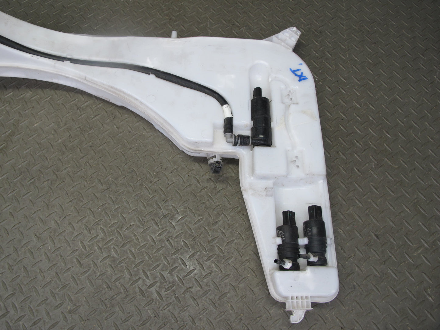 11-17 BMW F25 X3 Windshield Washer Fluid Reservoir Tank w Pump 7341926 OEM