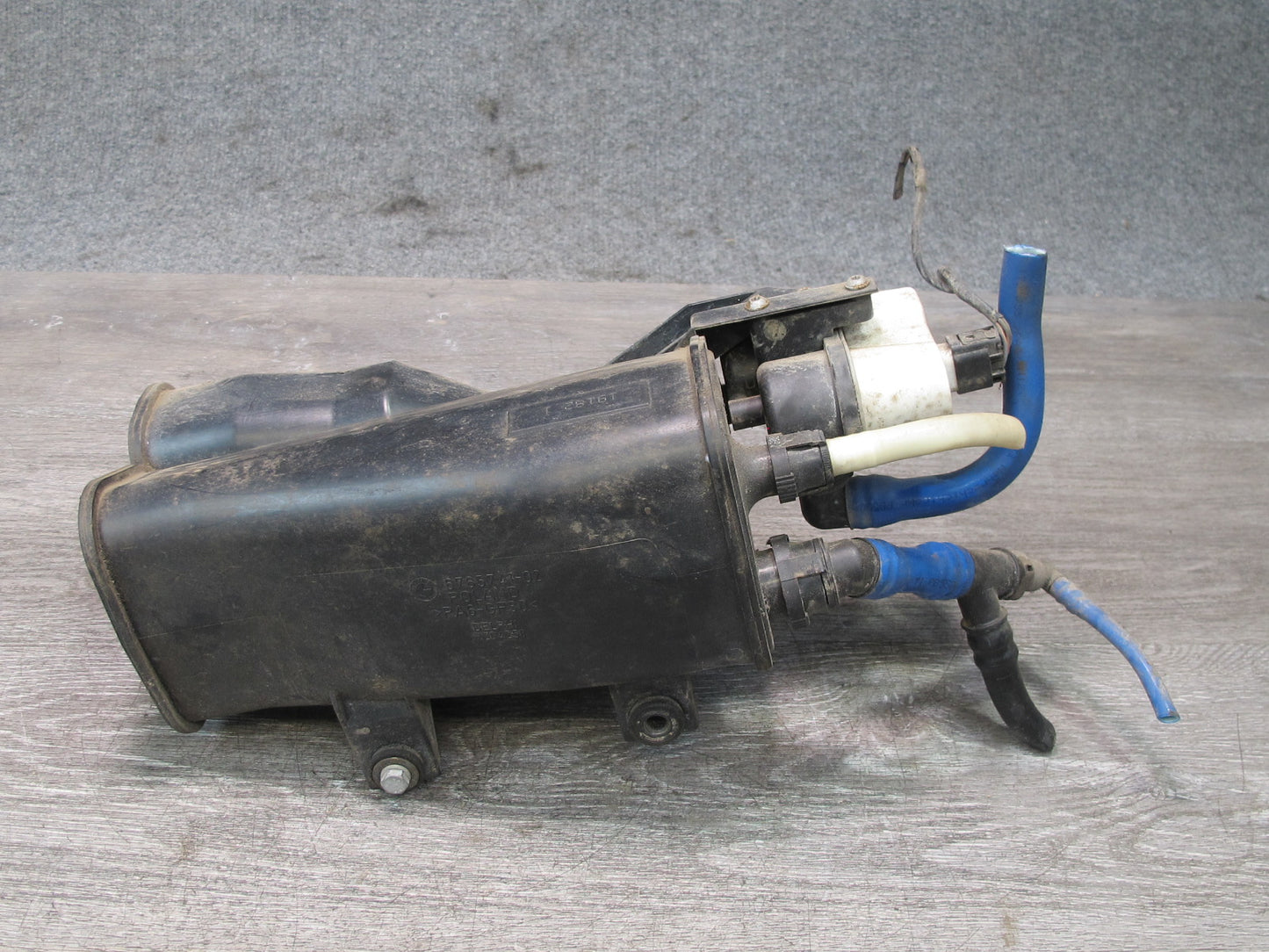 08-13 BMW E82 E88 135i Fuel Evap Vapor Charcoal Canister 6765741 OEM