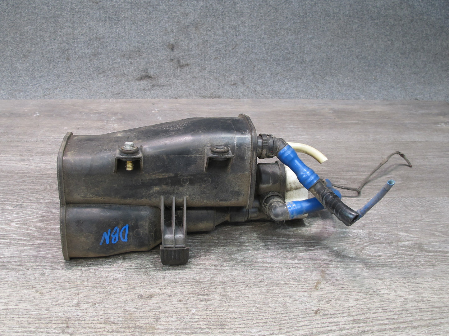 08-13 BMW E82 E88 135i Fuel Evap Vapor Charcoal Canister 6765741 OEM