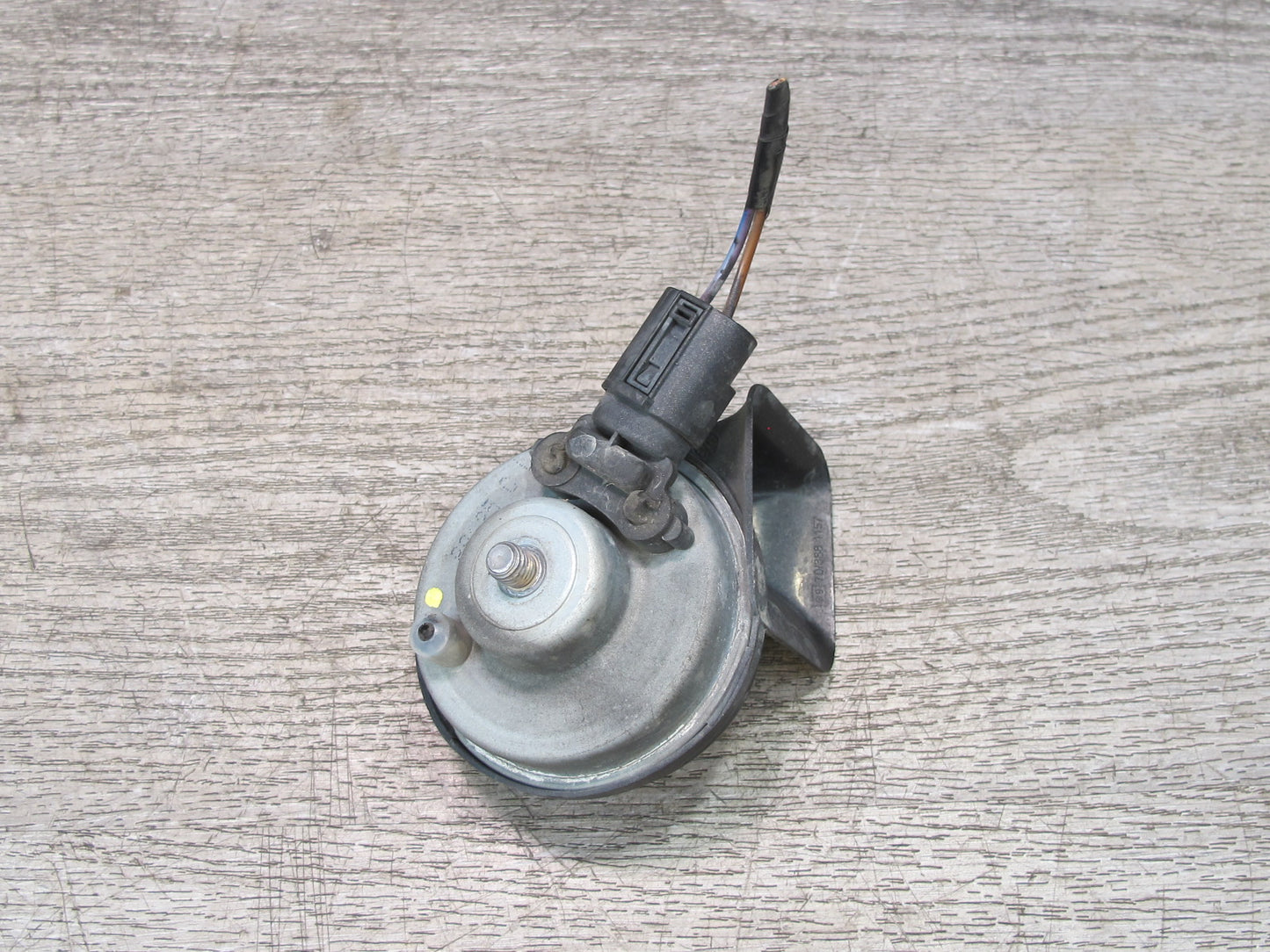 08-13 BMW E82 E88 135i Set of 2 High & Low Tone Note Pitch Horn Signal OEM