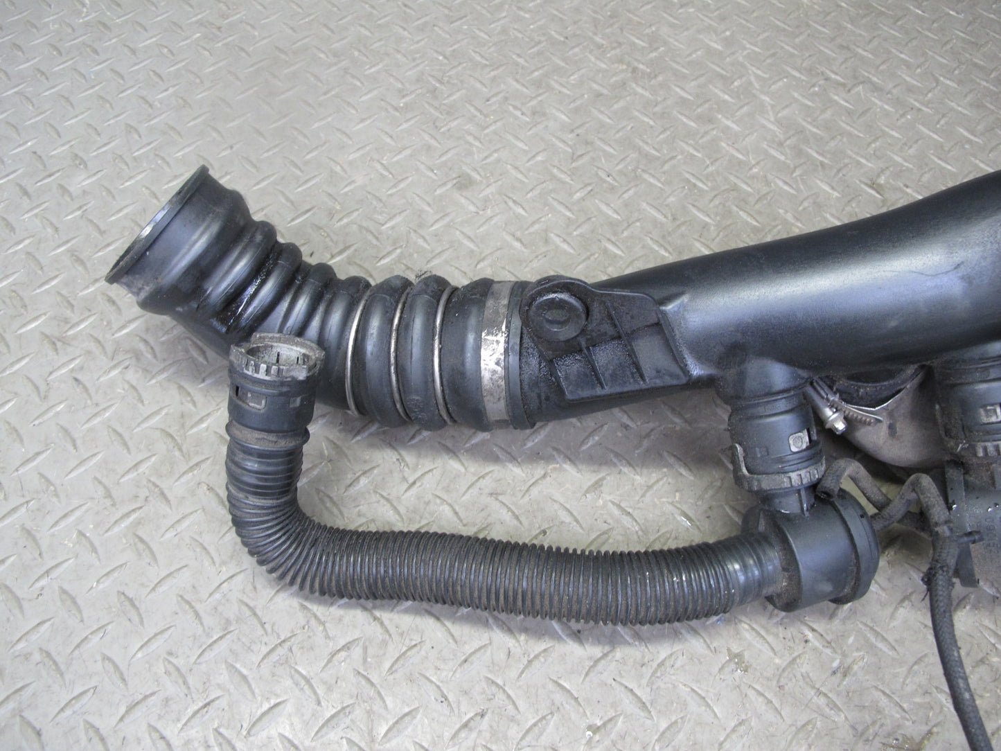 08-10 BMW E82 E88 135i N54 Charge Air Induction Tract Pipe w Hoses 7570069 OEM