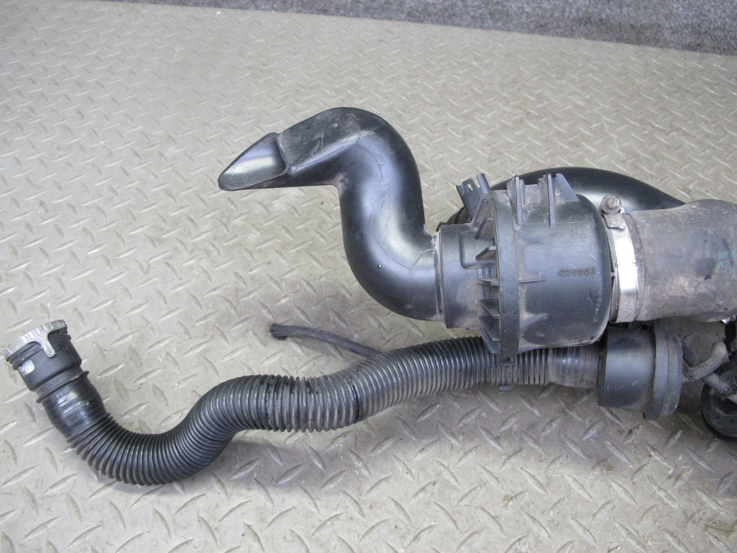 08-10 BMW E82 E88 135i N54 Charge Air Induction Tract Pipe w Hoses 7570069 OEM