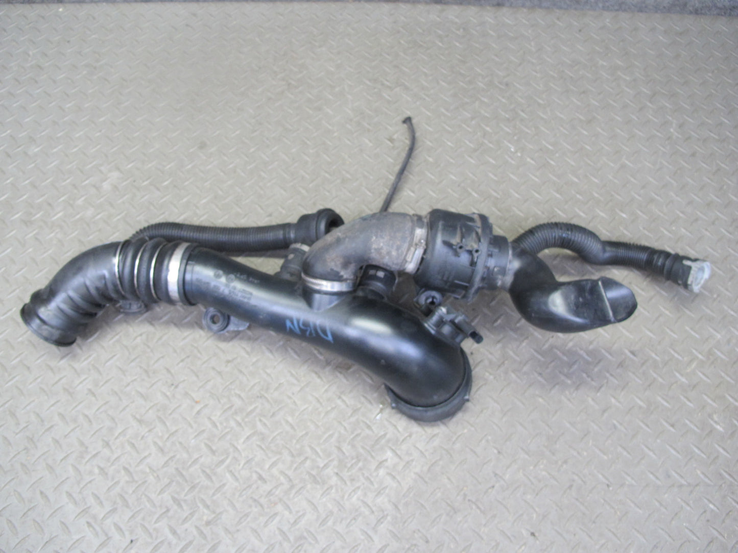 08-10 BMW E82 E88 135i N54 Charge Air Induction Tract Pipe w Hoses 7570069 OEM